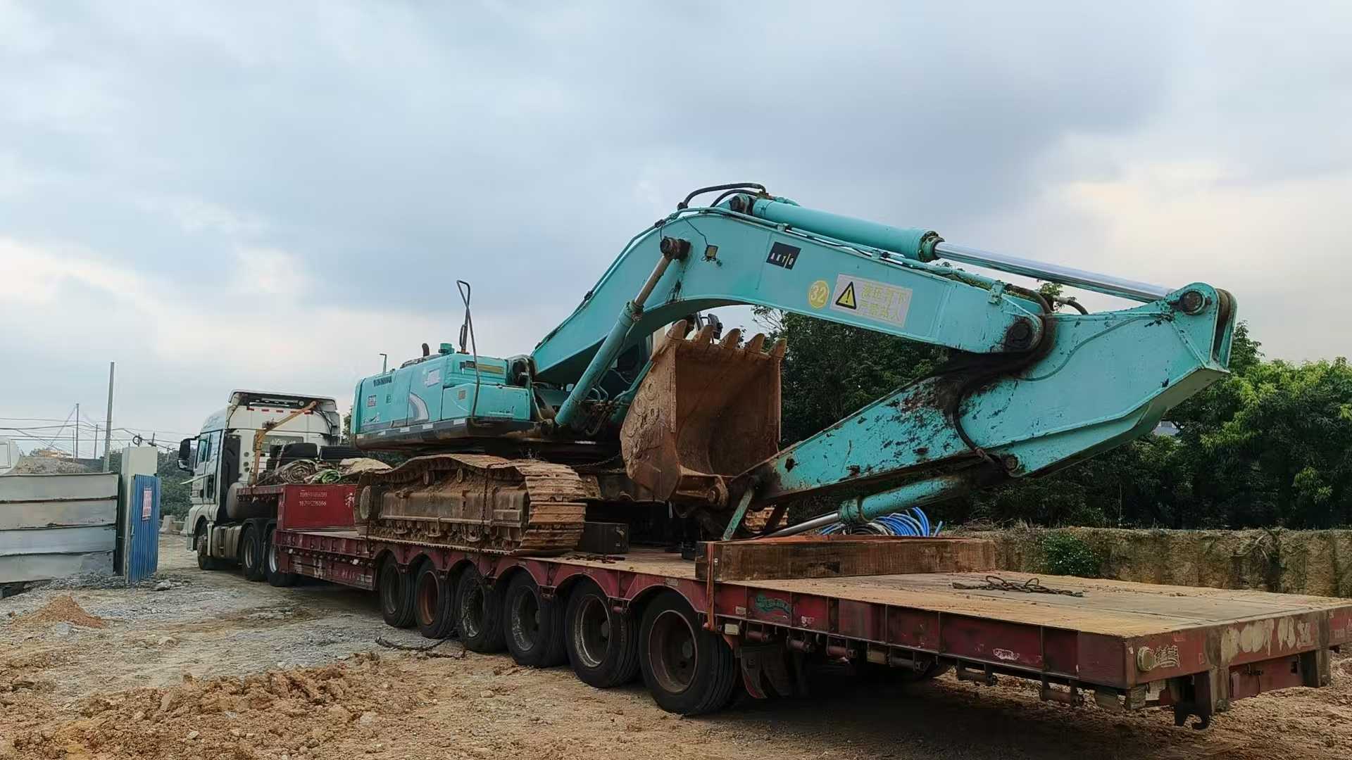 Used Kobelco SK350-8 Excavator 2016 Model / 3