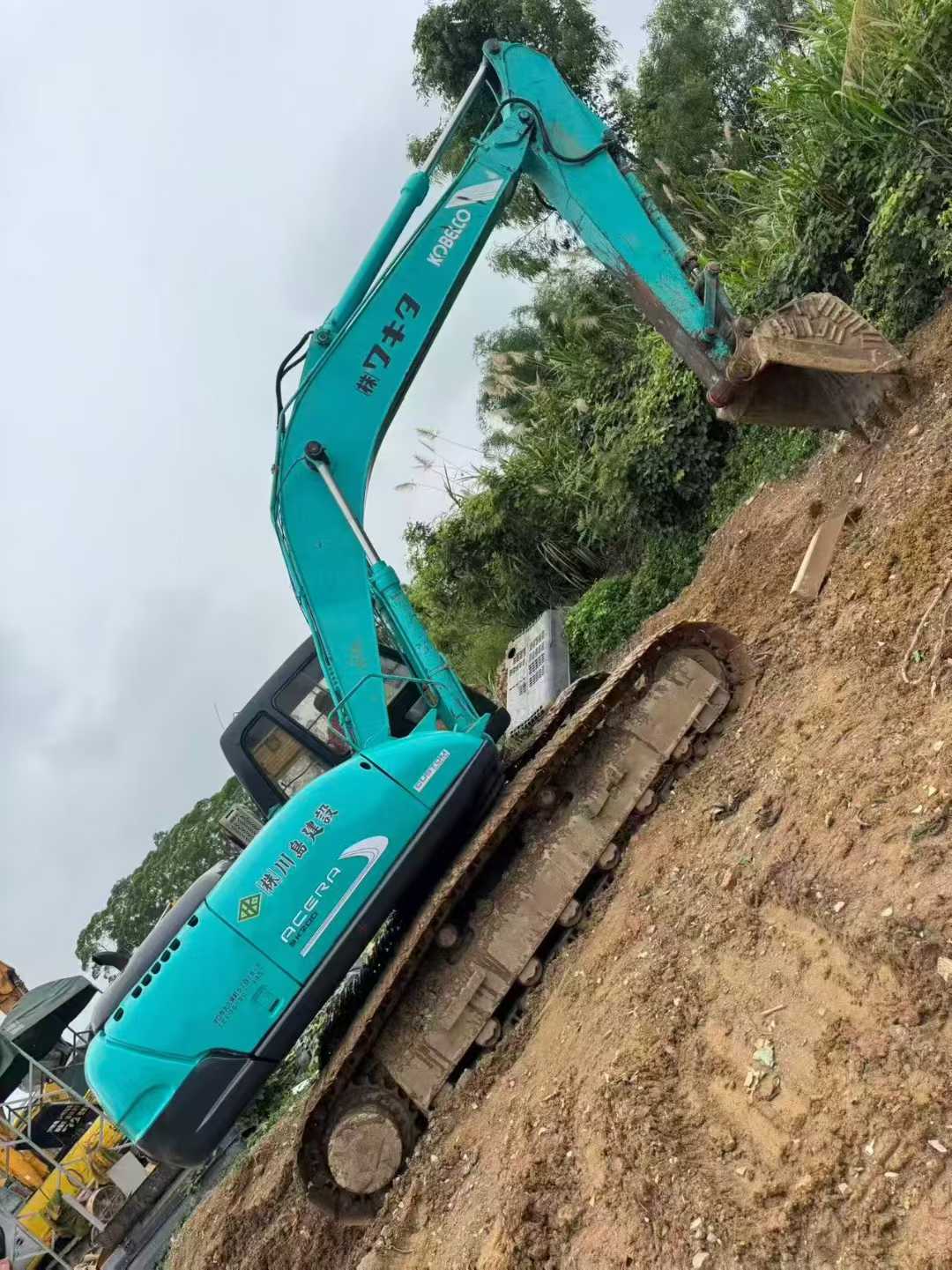 Used Kobelco SK200-5.5 Excavator 2016 Model / 2