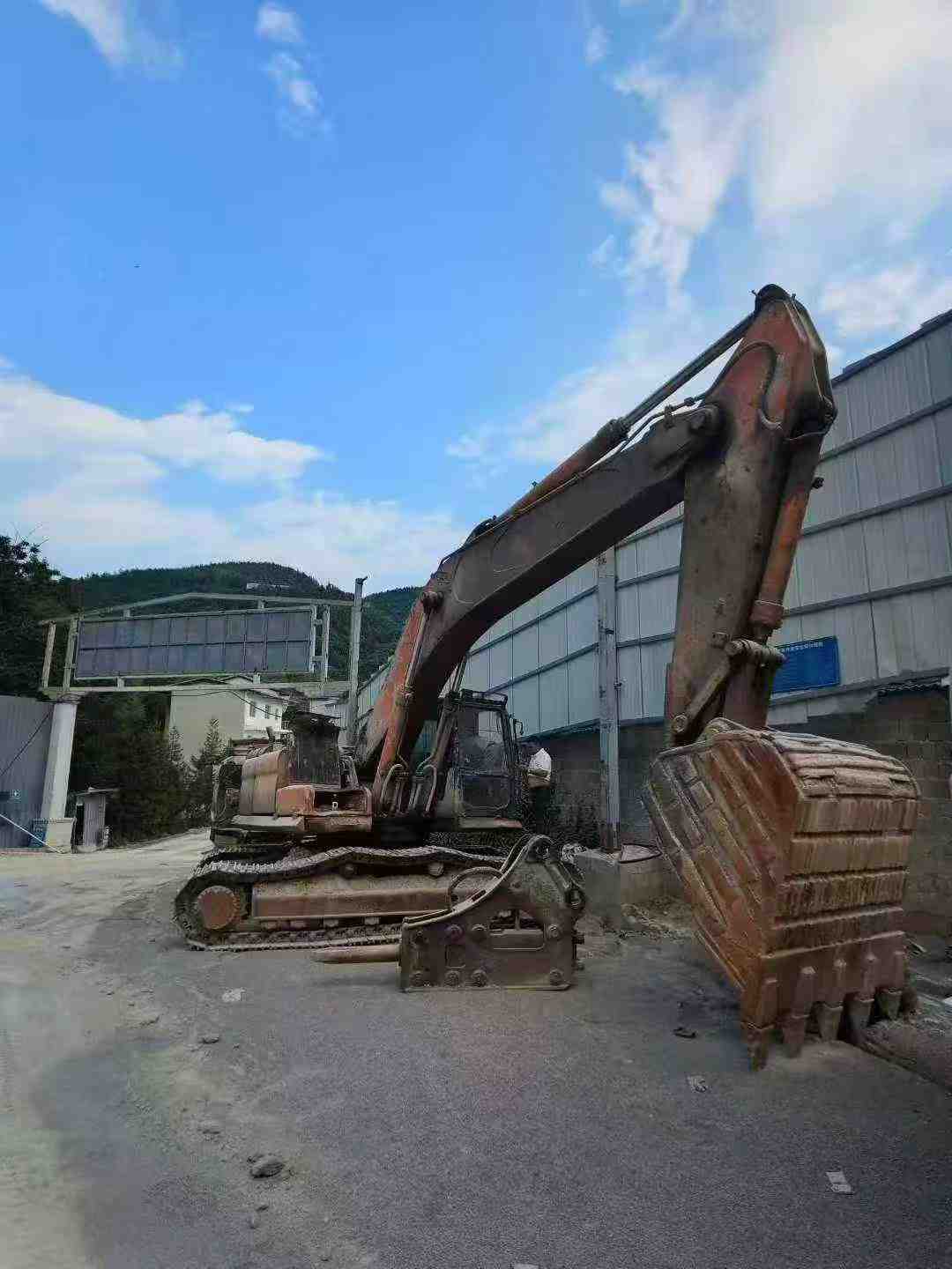 Used Doosan DX380 Excavator 2016 Model / 6