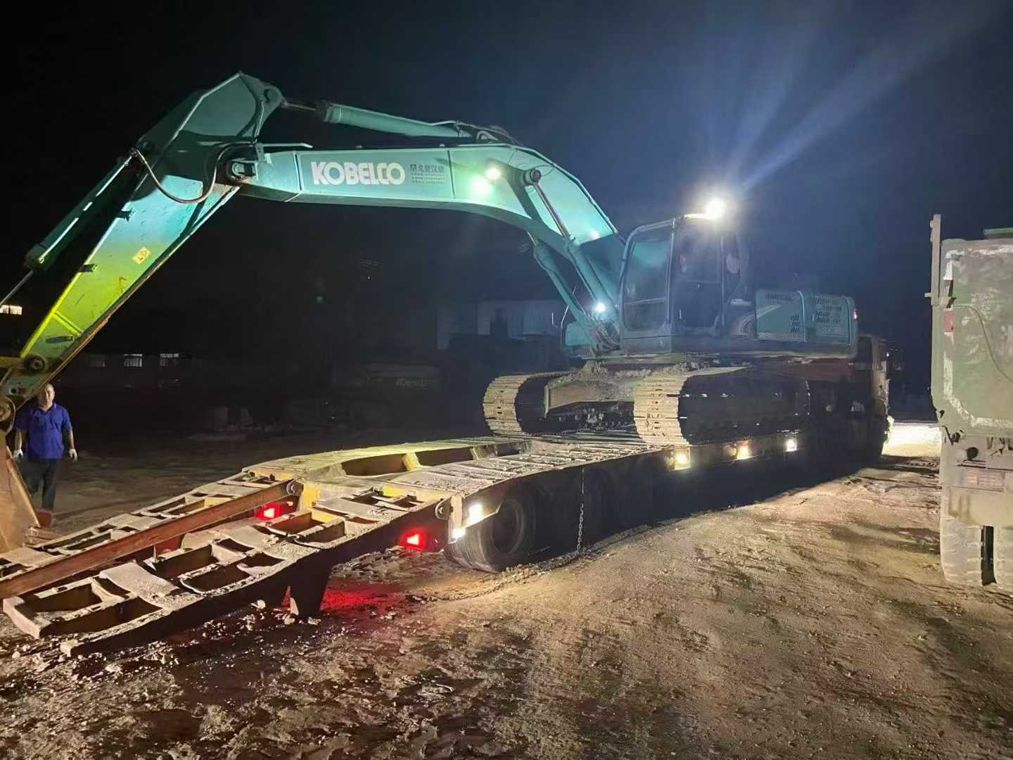 Used Kobelco  SK120-5.5 Excavator 2016 Model / 3