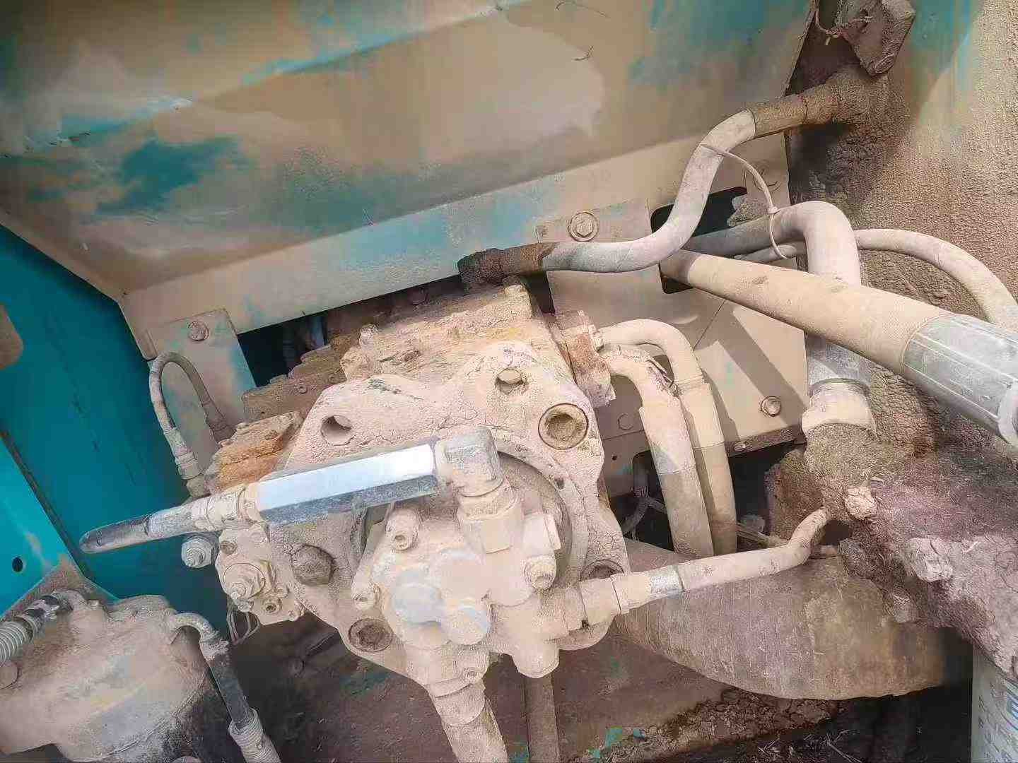 Used Kobelco SK210 Excavator 2010 Model / 9