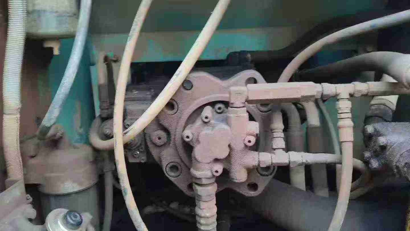 Used Kobelco SK210 Excavator 2010 Model / 6