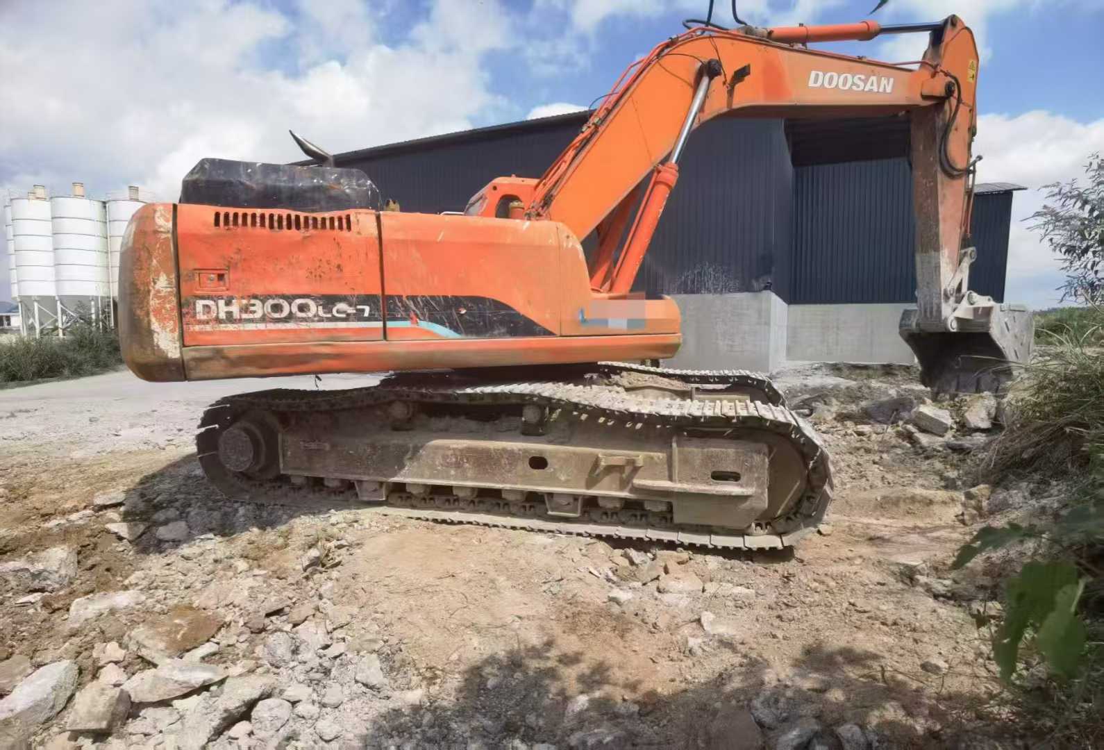Used Doosan DL300 Excavator 2016 Model
