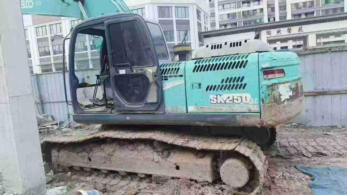 Used Kobelco SK210 Excavator 2010 Model