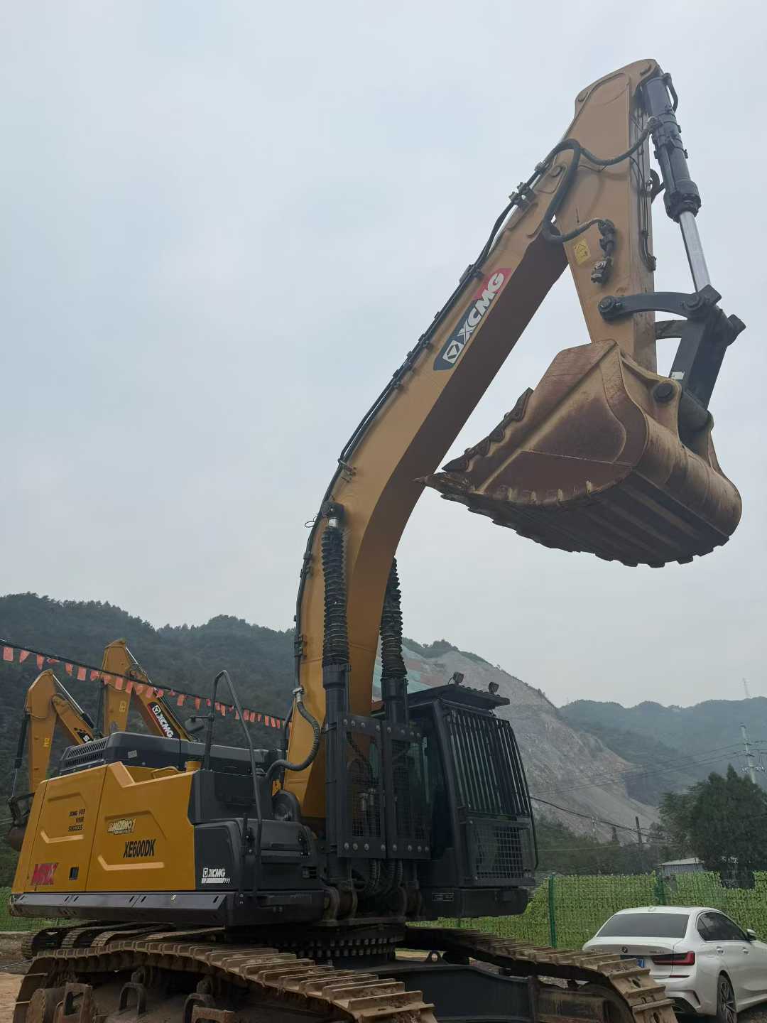 Used XCMG XE600DK Excavator 2022 Model / 9