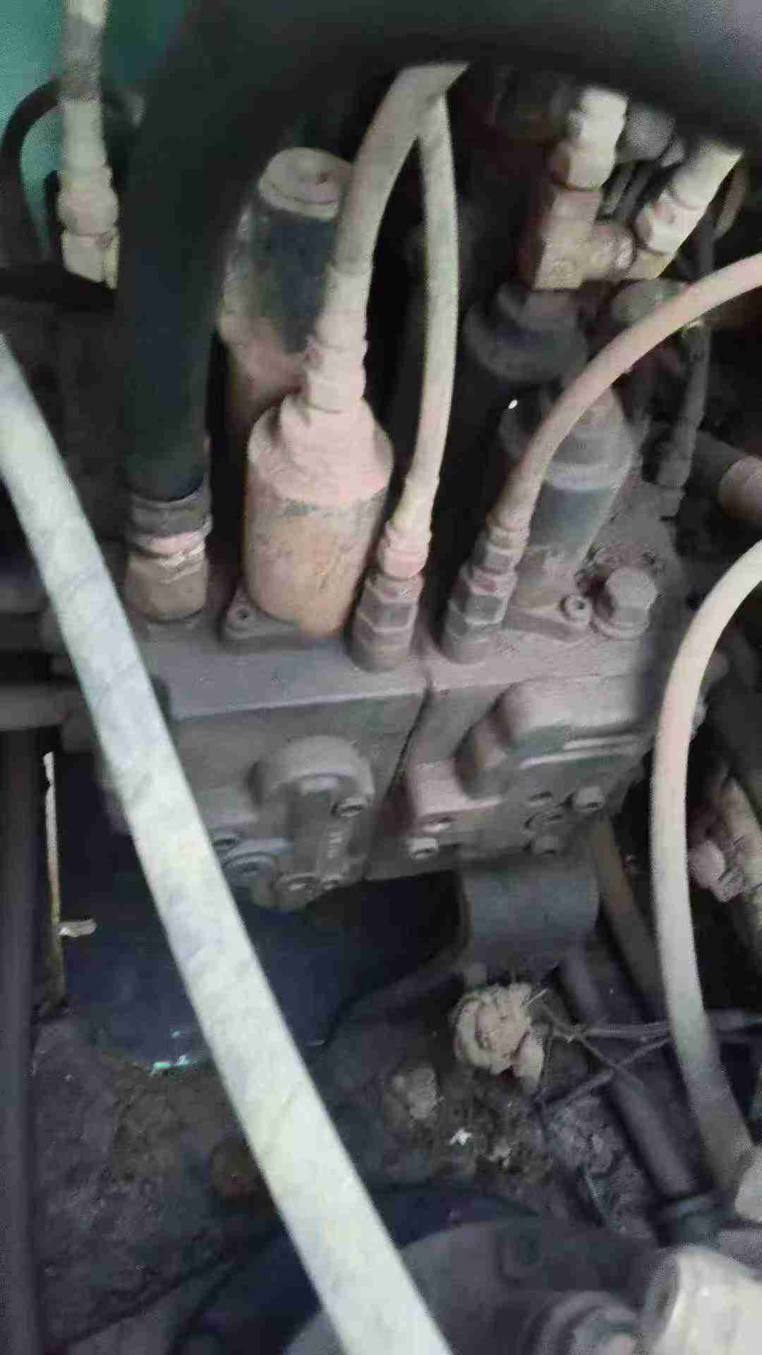 Used Kobelco SK210 Excavator 2010 Model / 5