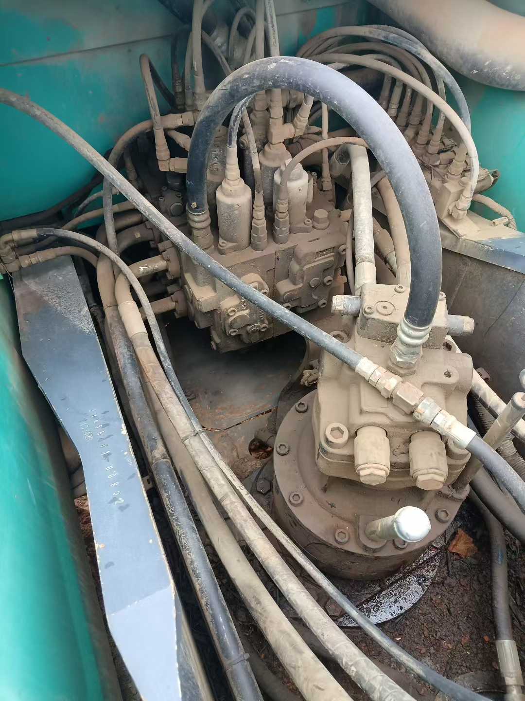 Used Kobelco SK200 Excavator 2012 Model / 3