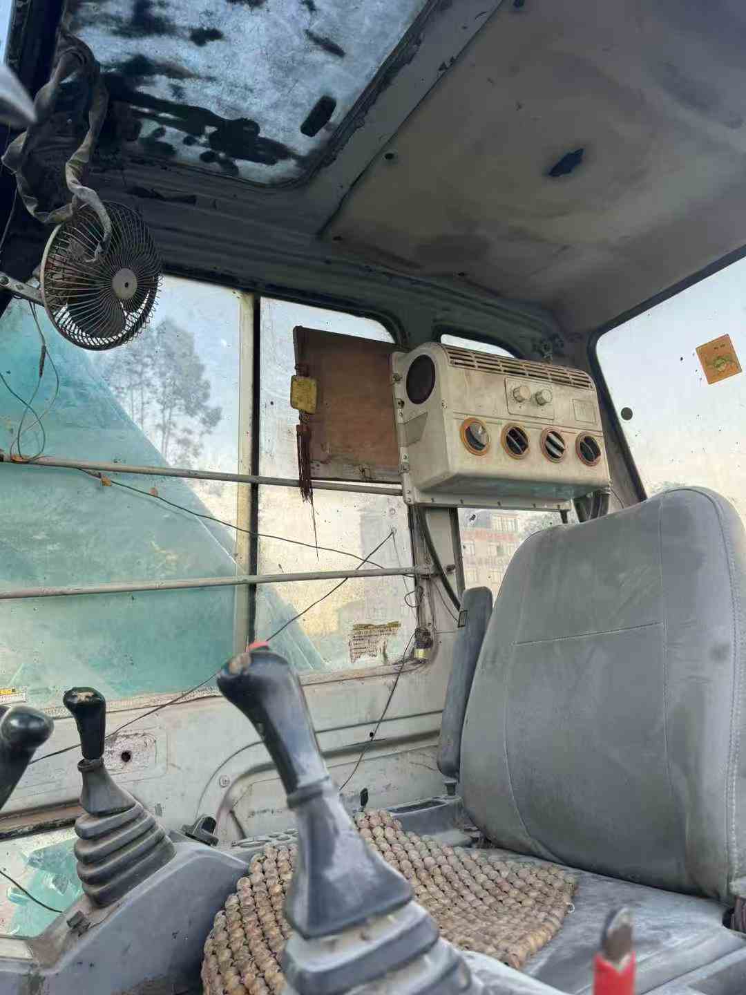 Used Kobelco SK200-5.5 Excavator 2016 Model / 2