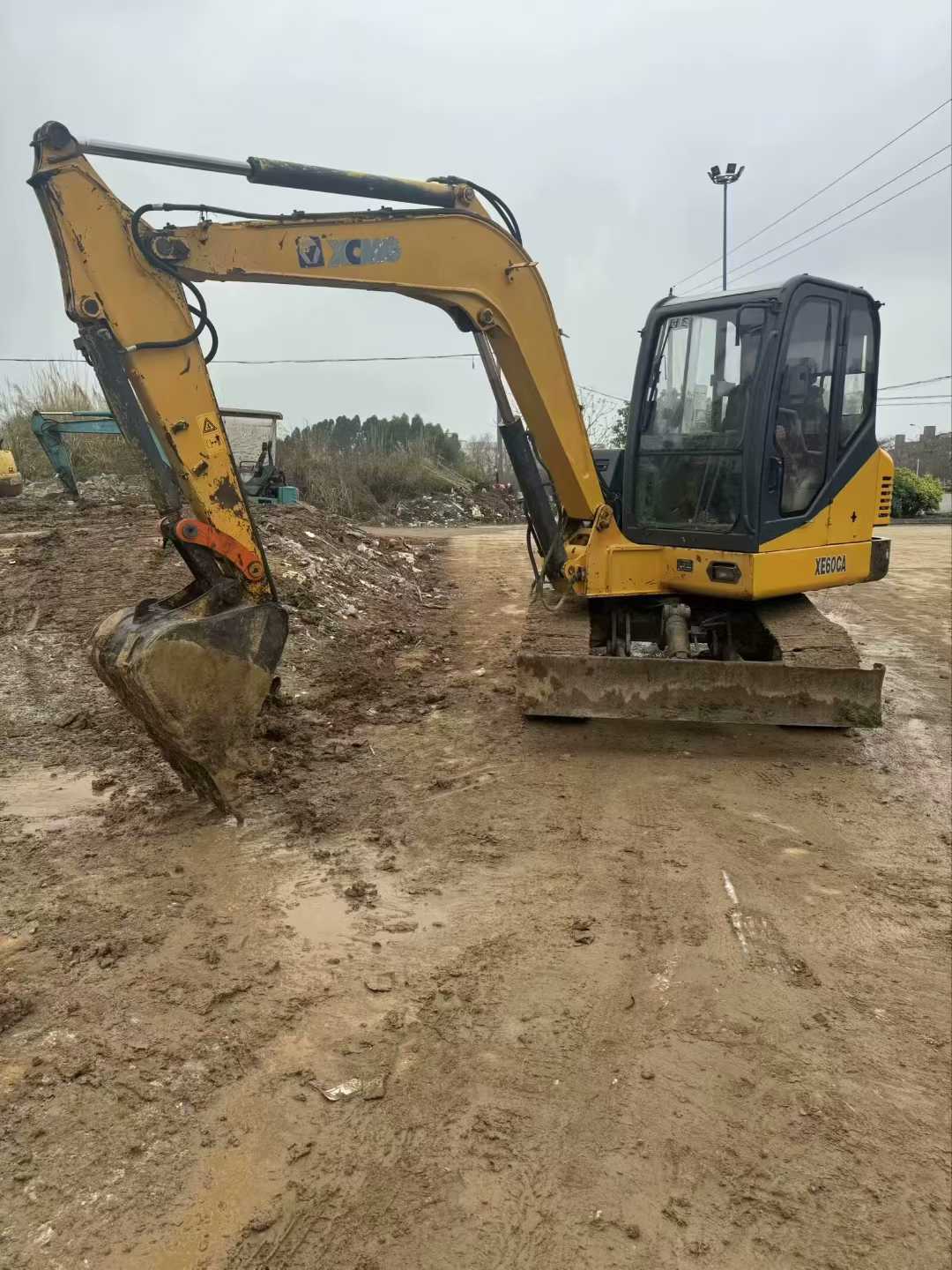 Used XCMG XE60 Excavator 2016 Model / 4