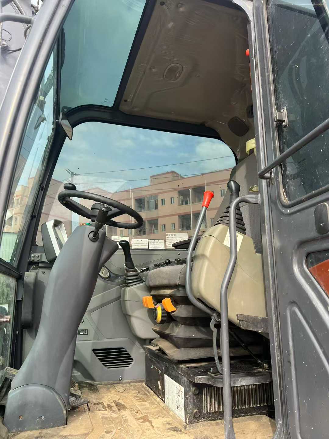 Used Doosan DX60 Excavator 2022 Model / 6