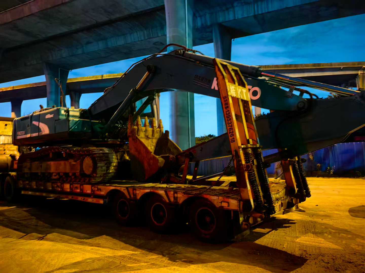 Used Kobelco SK350LC8 Excavator 2016 Model / 4