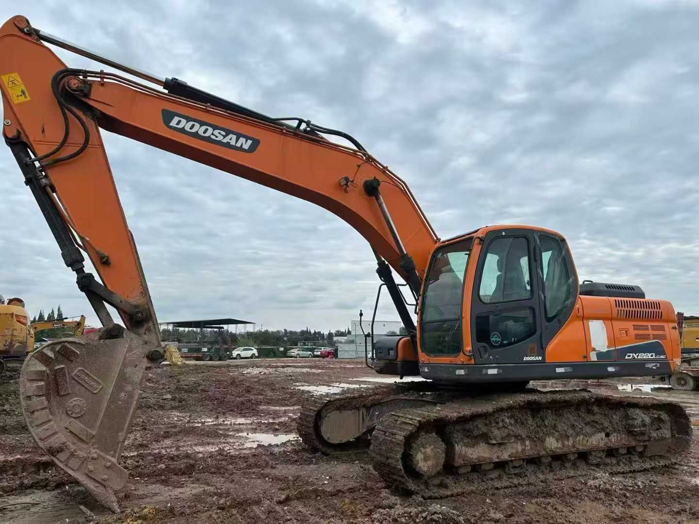 Used Doosan DH220 Excavator 2020 Model / 3