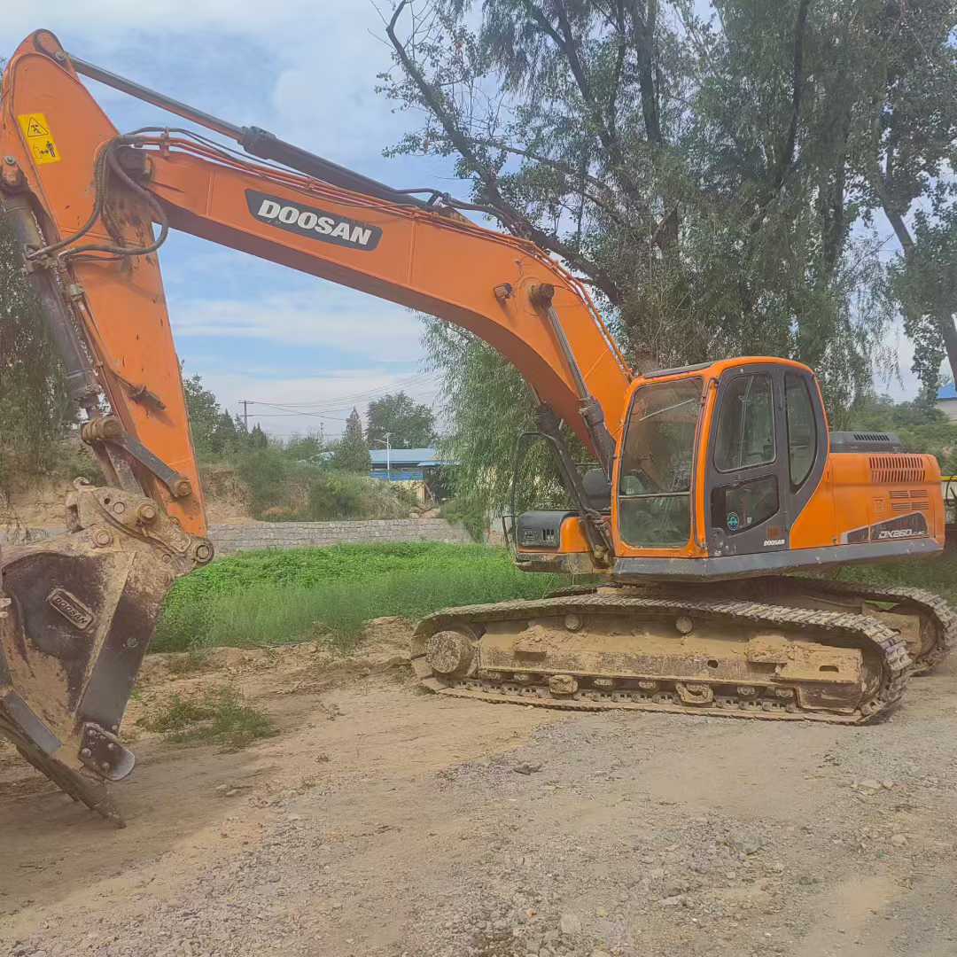 Used Doosan DX340 Excavator 2021 Model / 2