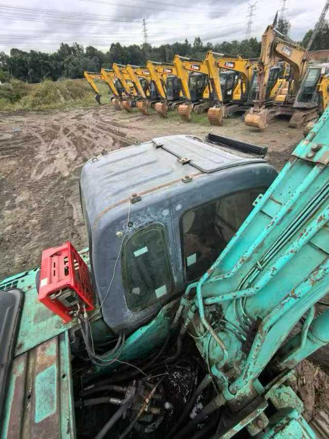 Used Kobelco SK210 Excavator 2016 Model / 3