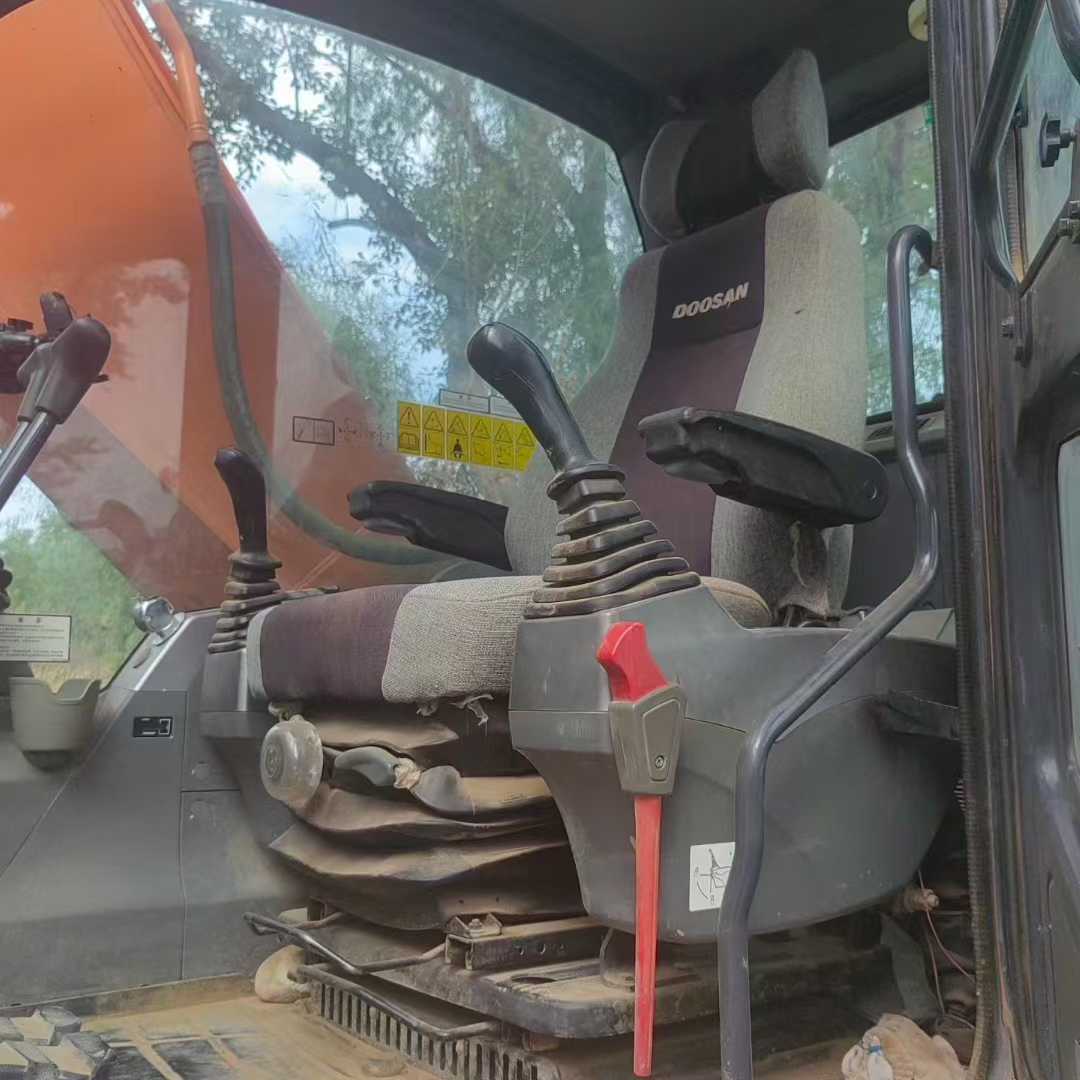 Used Doosan DX340 Excavator 2021 Model / 6
