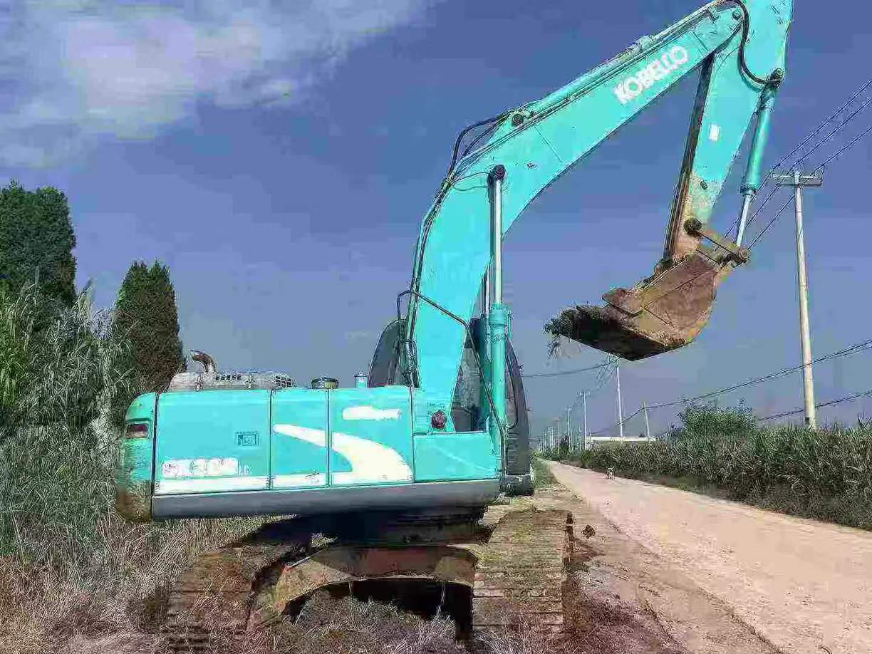 Used Kobelco SK200 Excavator 2010 Model / 6