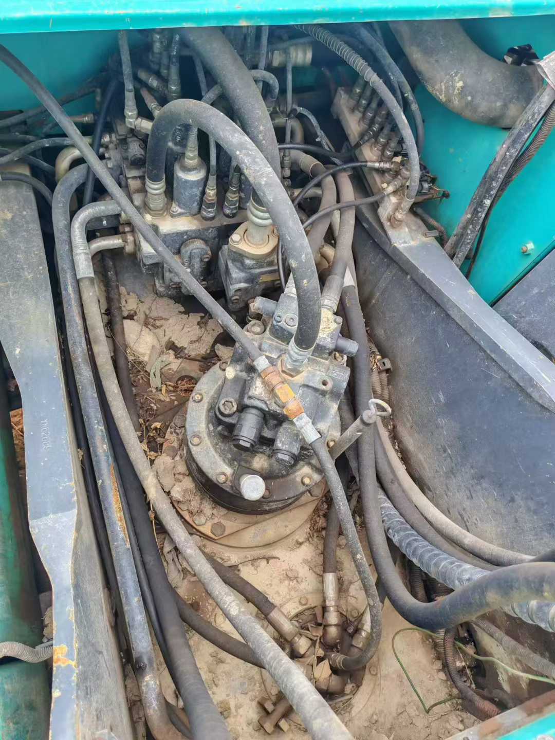 Used Kobelco SK200 Excavator 2013 Model / 8