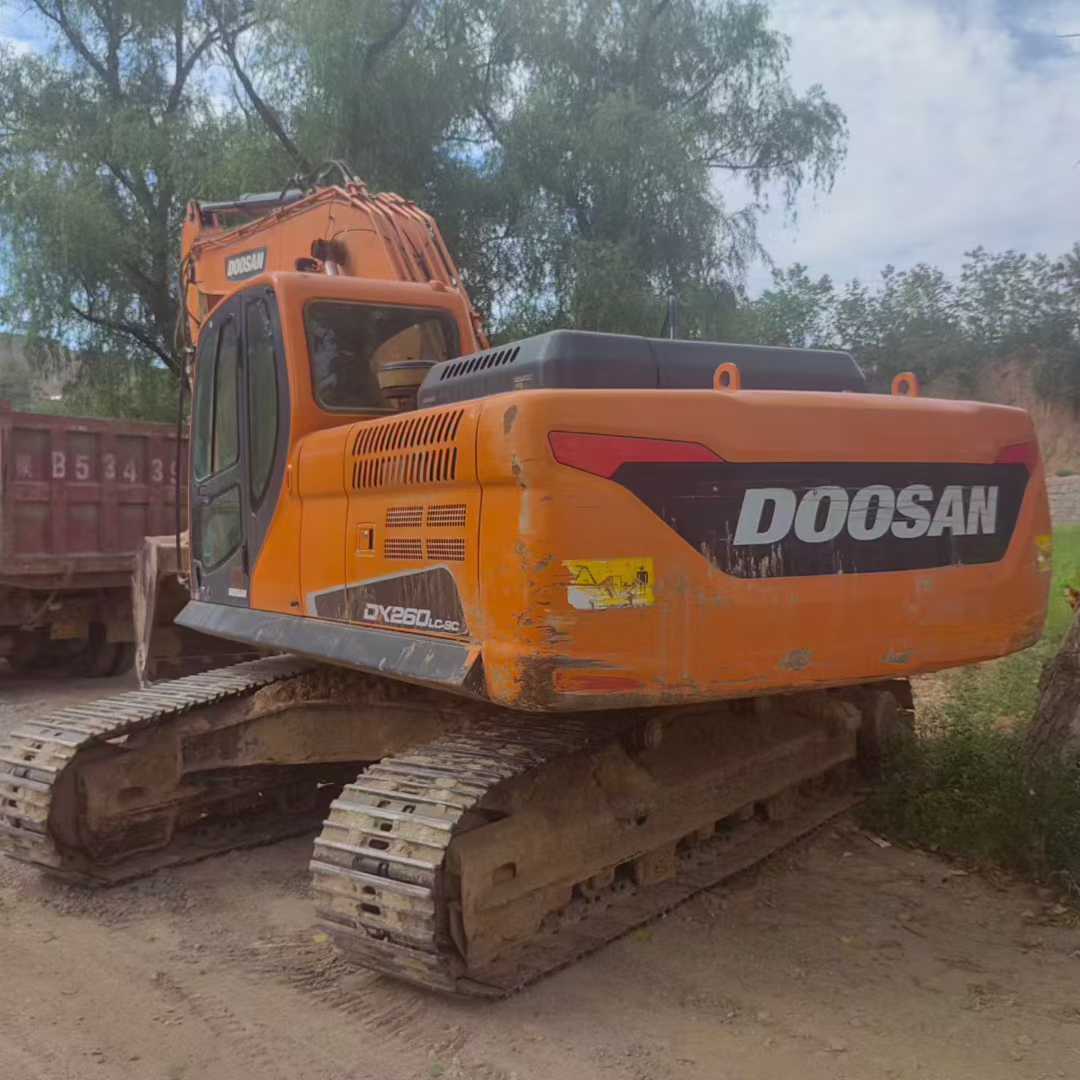 Used Doosan DX340 Excavator 2021 Model / 8