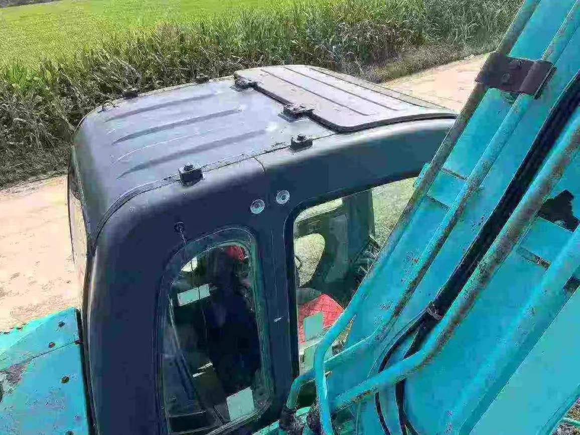 Used Kobelco SK200 Excavator 2010 Model / 4