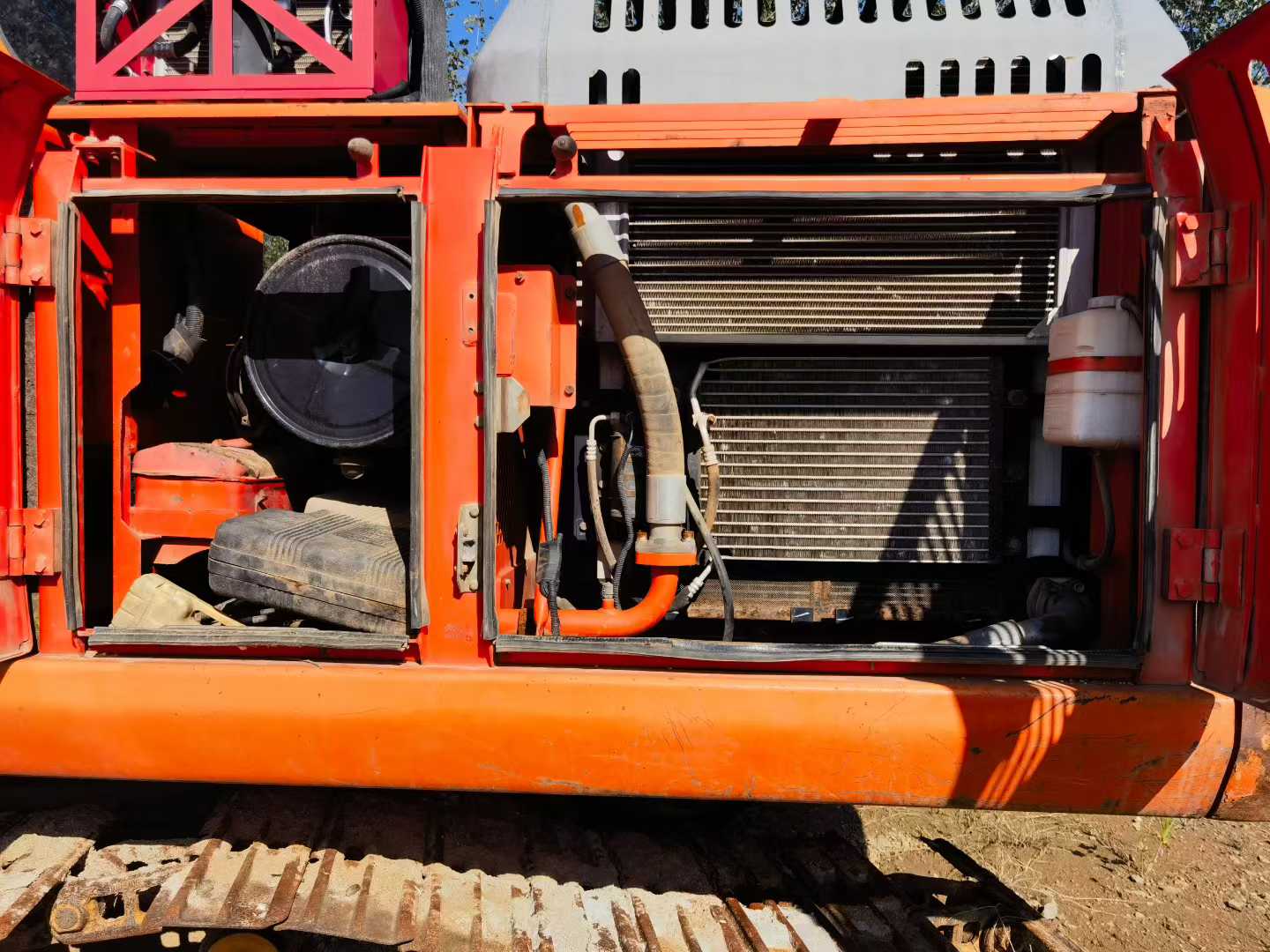 Used Doosan DH220-9E Excavator 2016 Model / 9