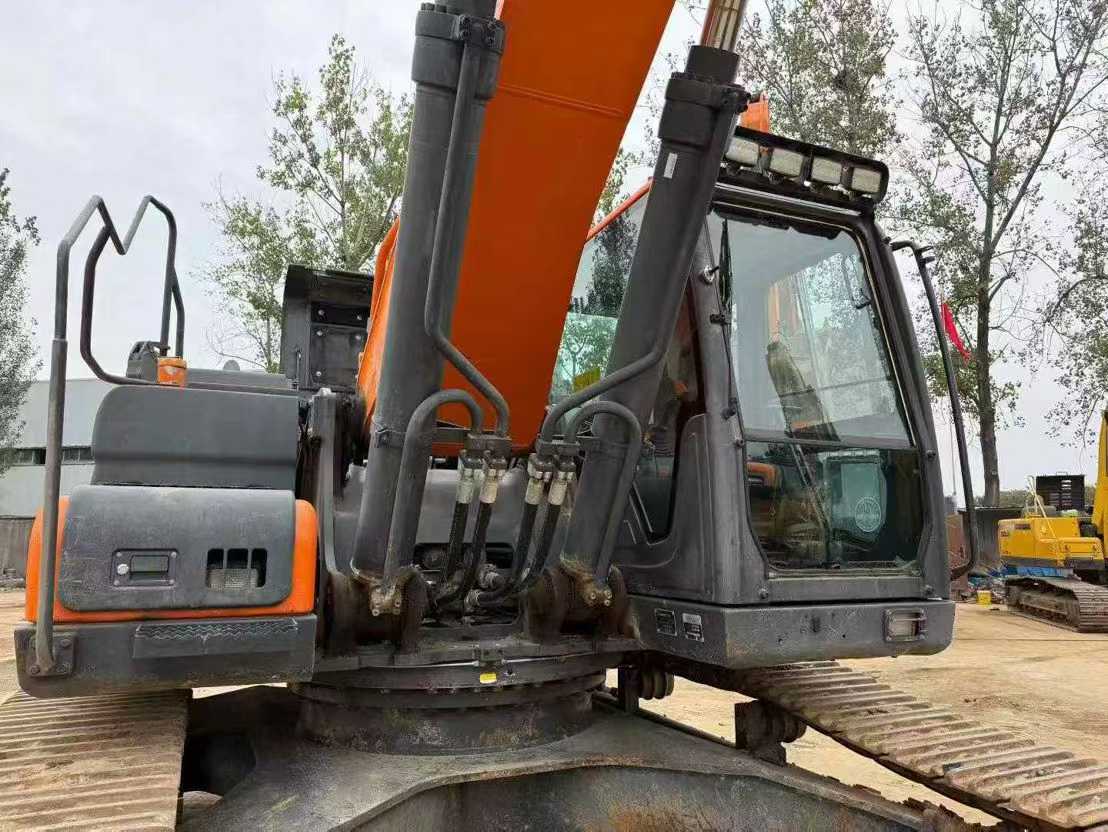 Used Doosan DL420 Excavator 2019 Model / 3