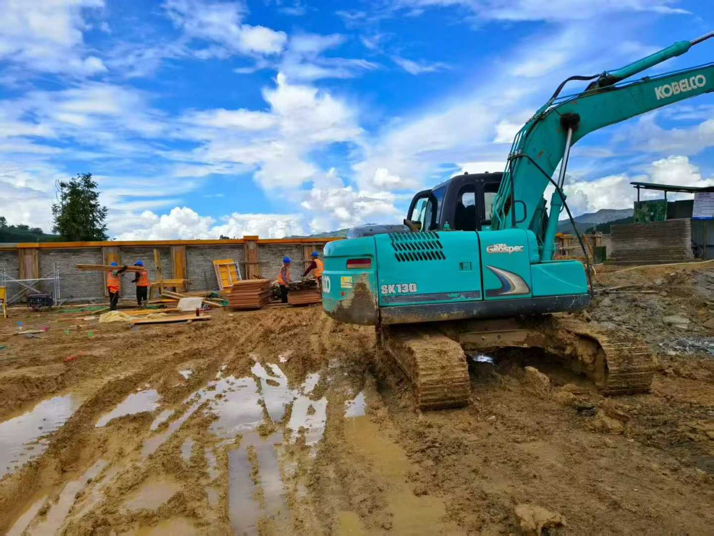 Used Kobelco SK130 Excavator 2017 Model / 3