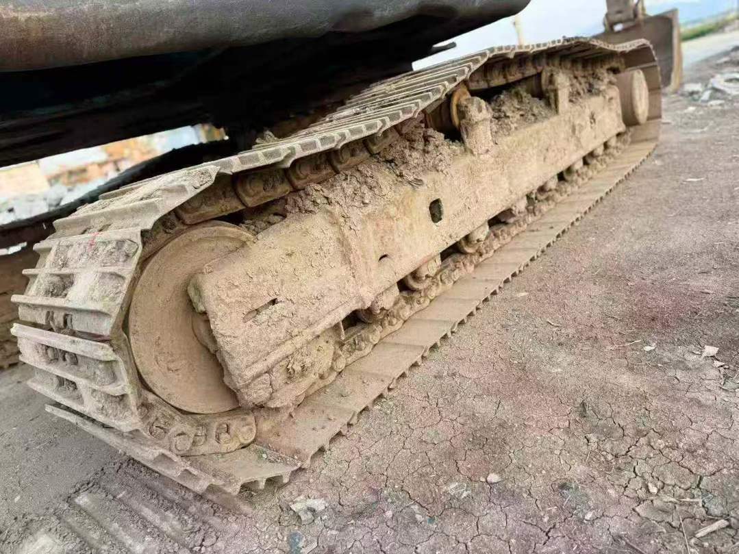 Used Kobelco SK210 Excavator 2011 Model / 8