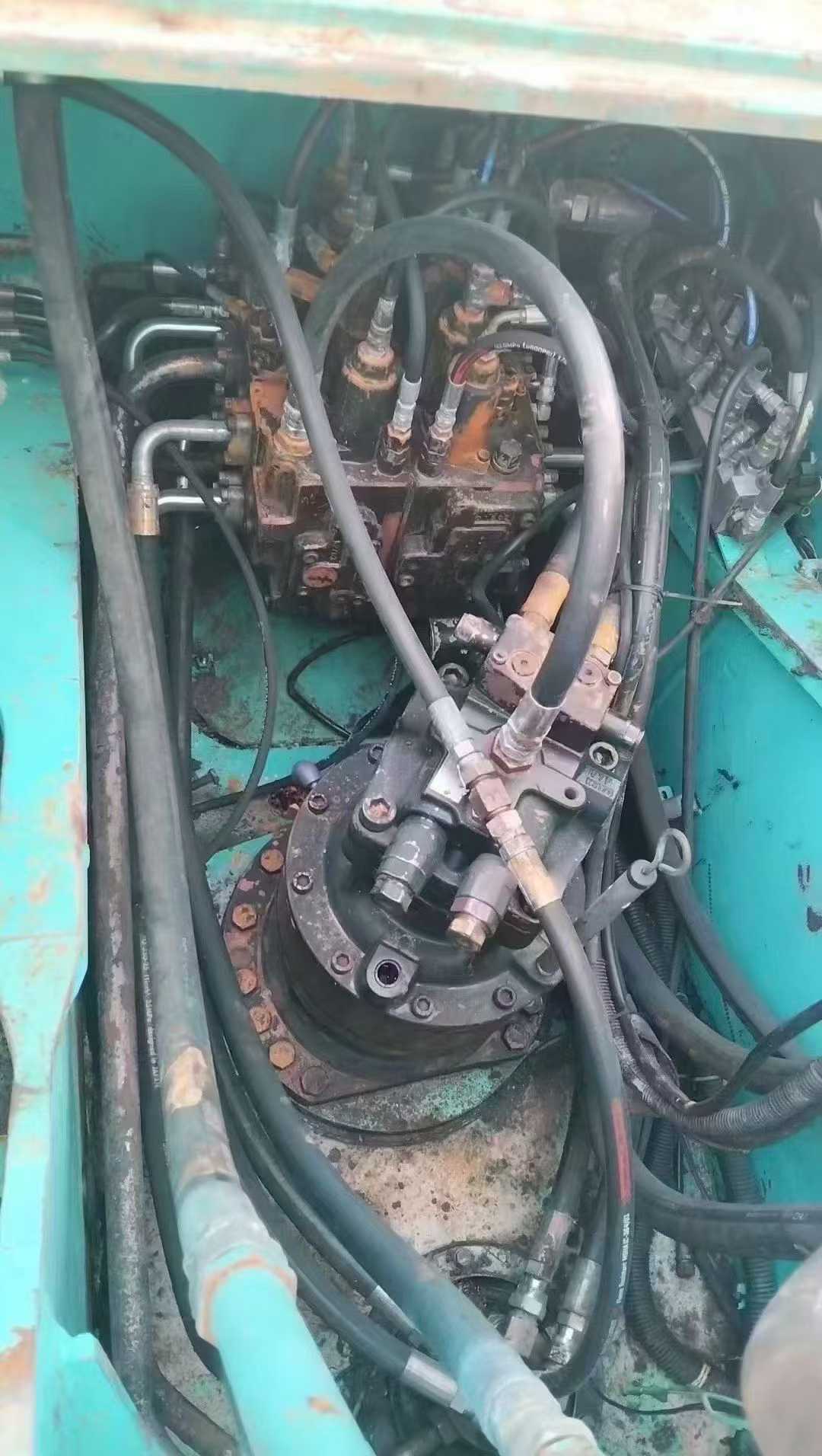 Used Kobelco SK210 Excavator 2011 Model / 3