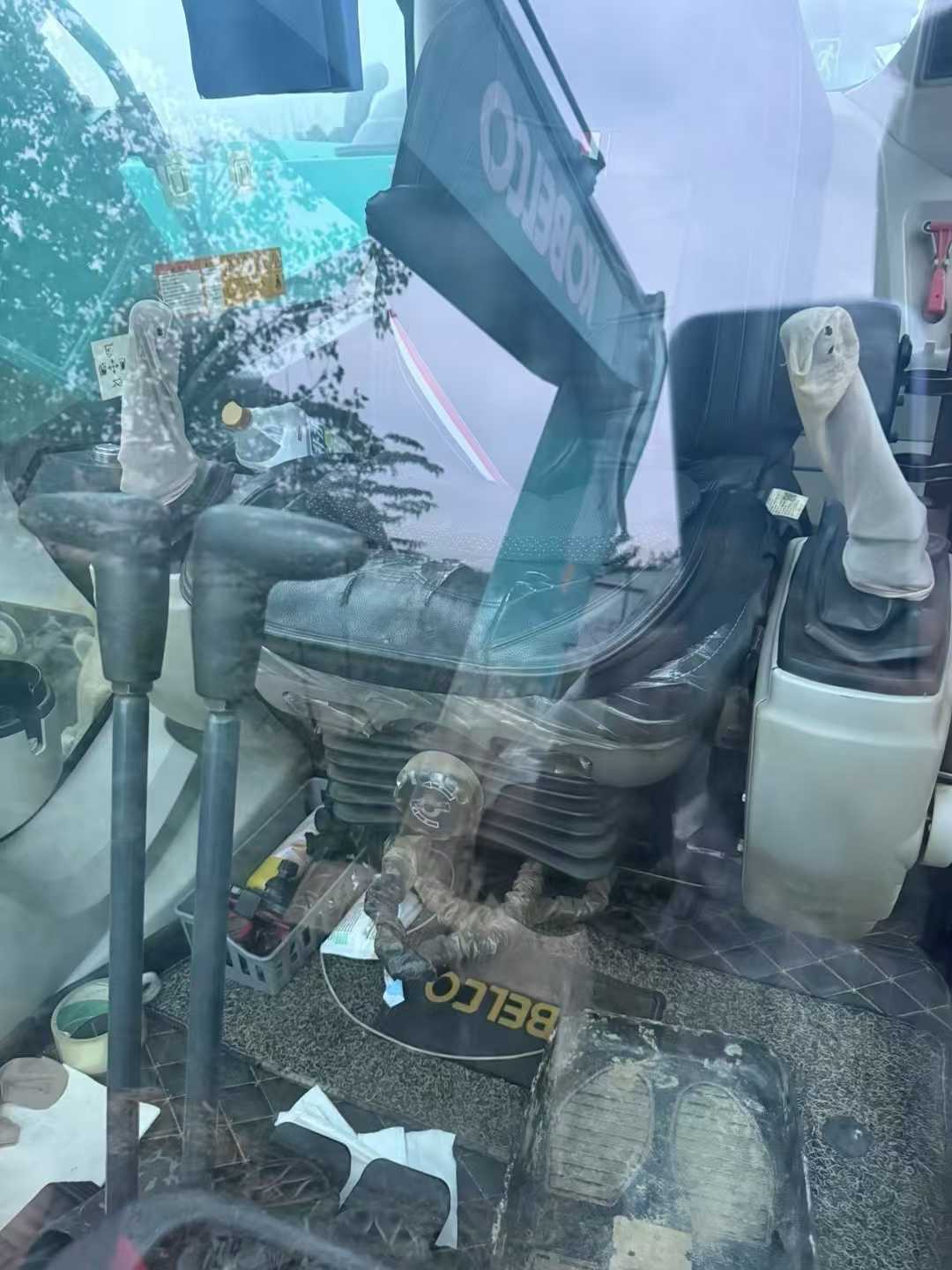 Used Kobelco SK200 Excavator 2023 Model / 3