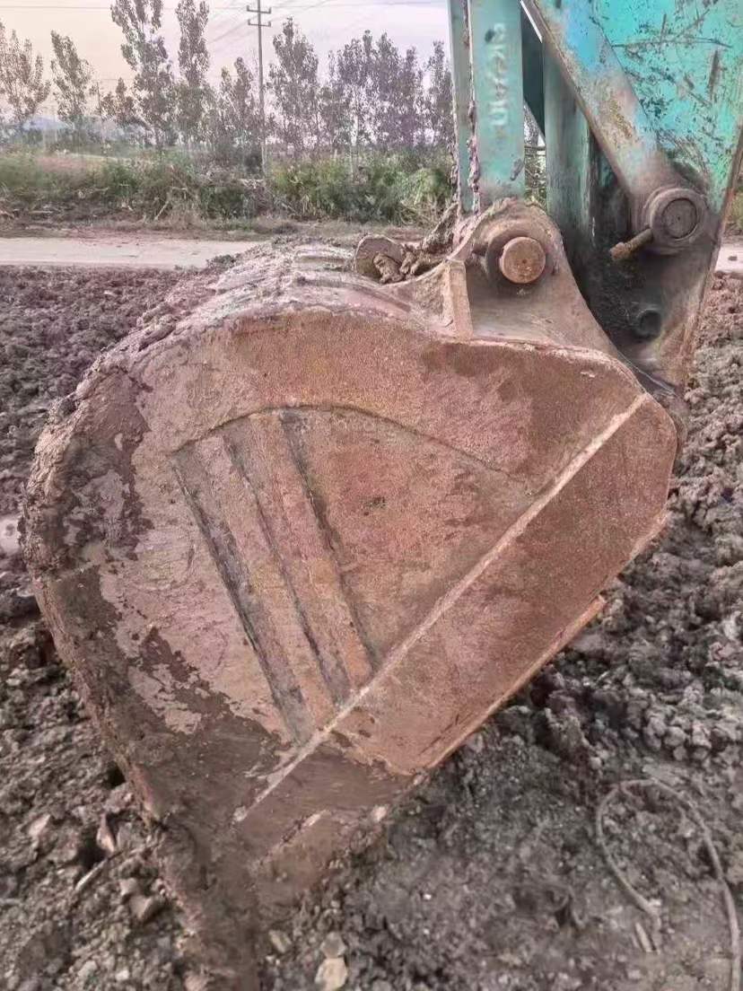 Used Kobelco SK210 Excavator 2011 Model / 8