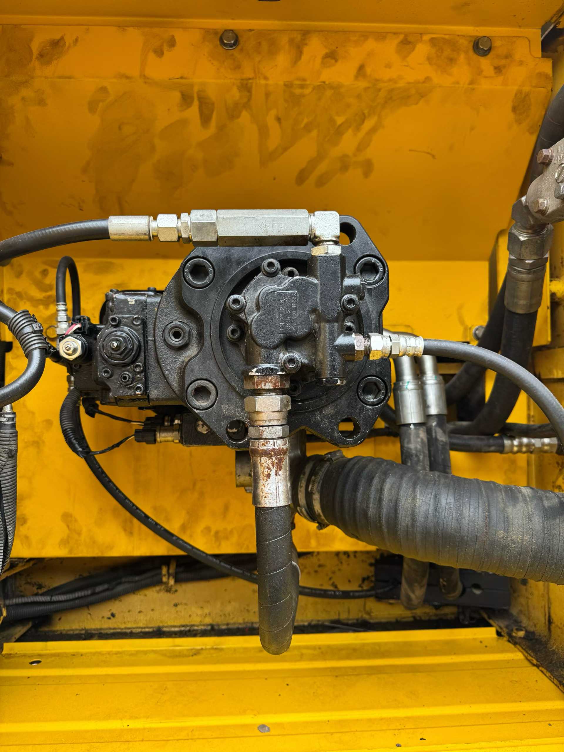 Used Kobelco SK330 Excavator 2012 Model