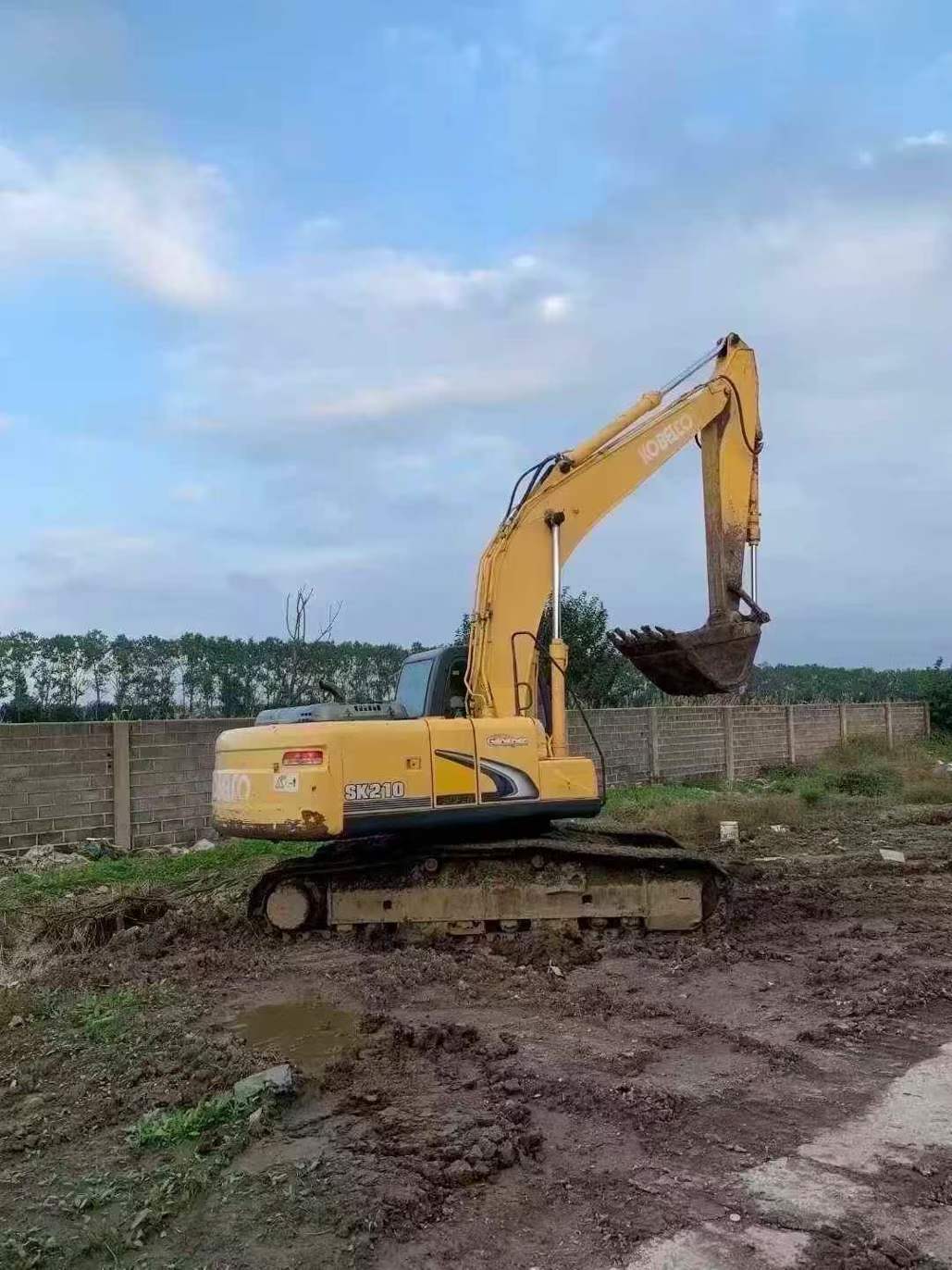 Used Kobelco SK210 Excavator 2016 Model / 4