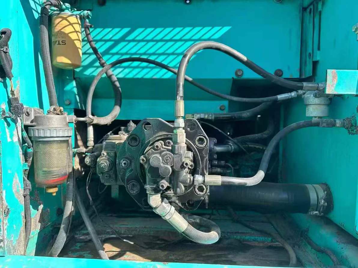 Used Kobelco SK200 Excavator 2016 Model / 2