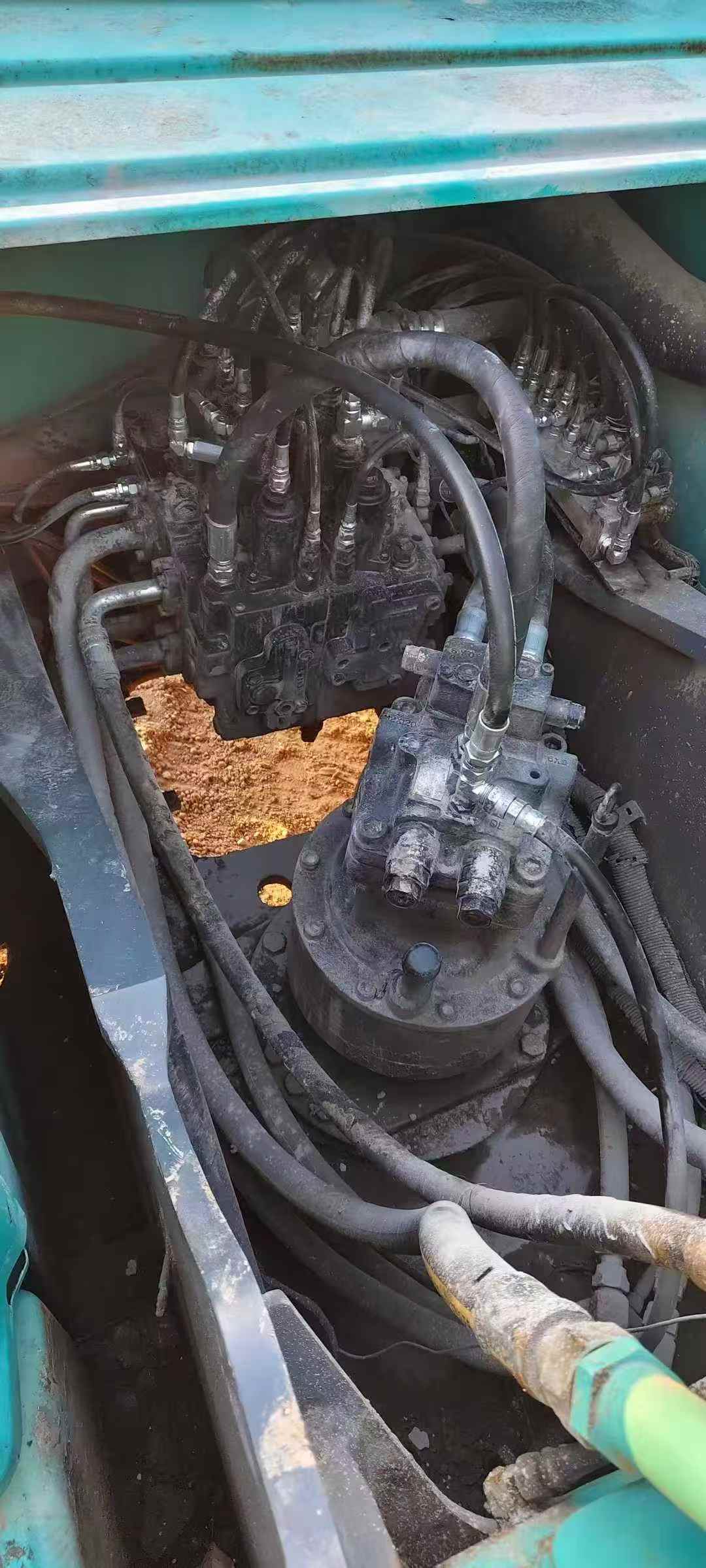 Used Kobelco SK210 Excavator 2013 Model / 7