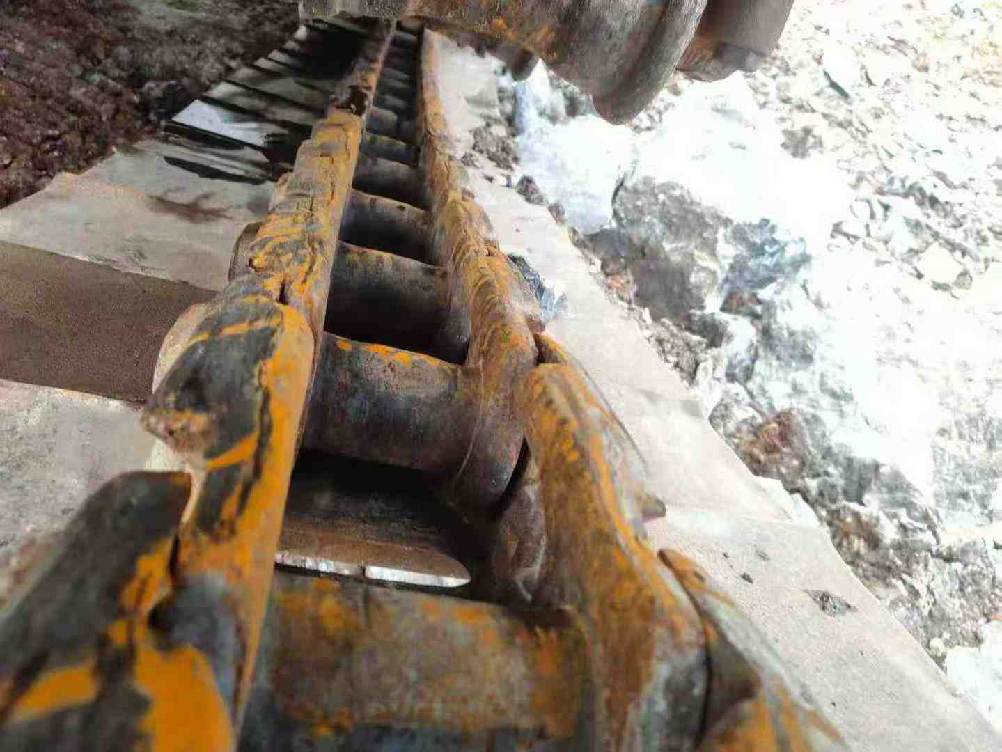 Used Kobelco SK200-8 Excavator 2016 Model / 8