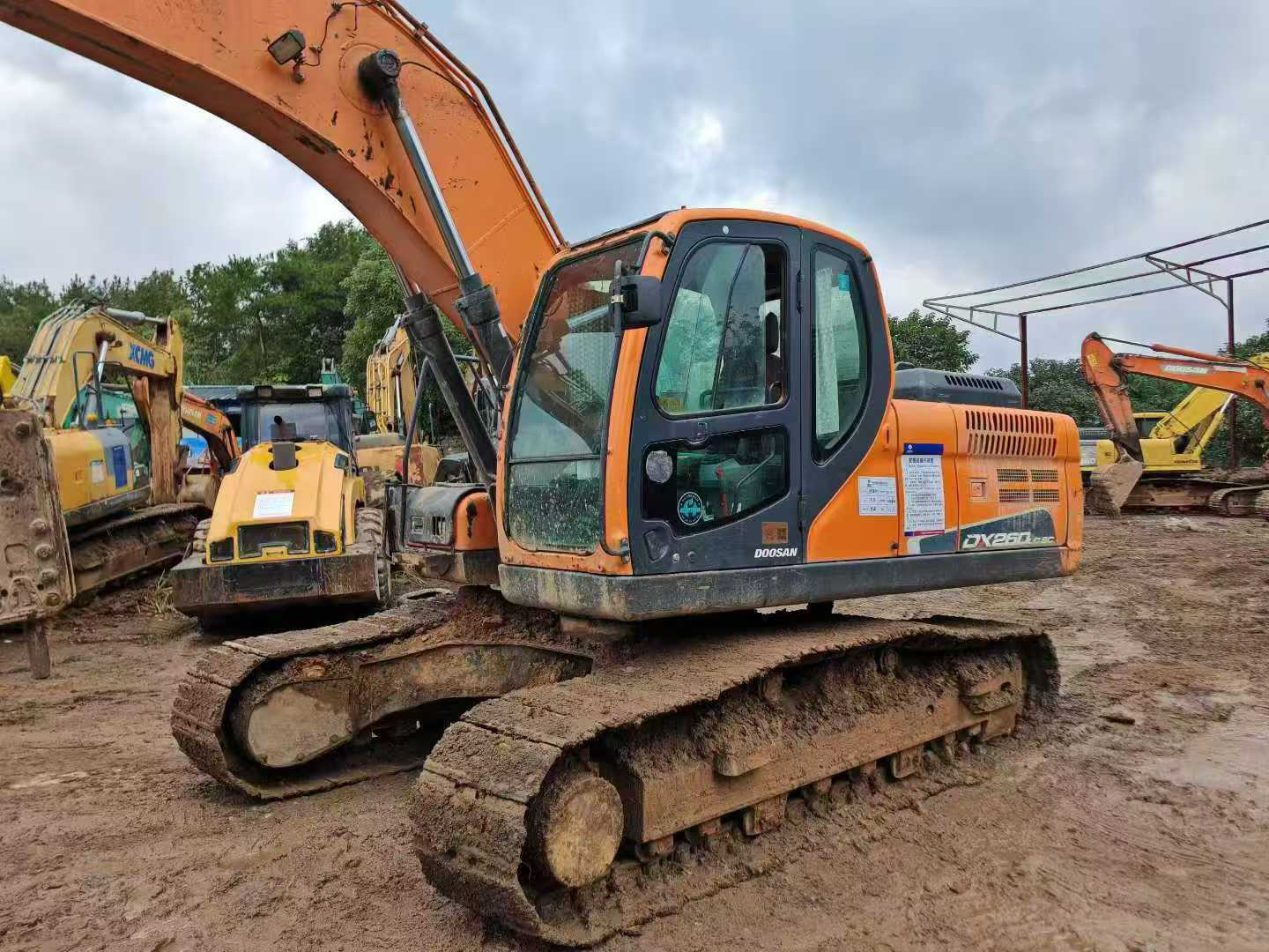 Used Doosan DH220 Excavator 2021 Model / 4