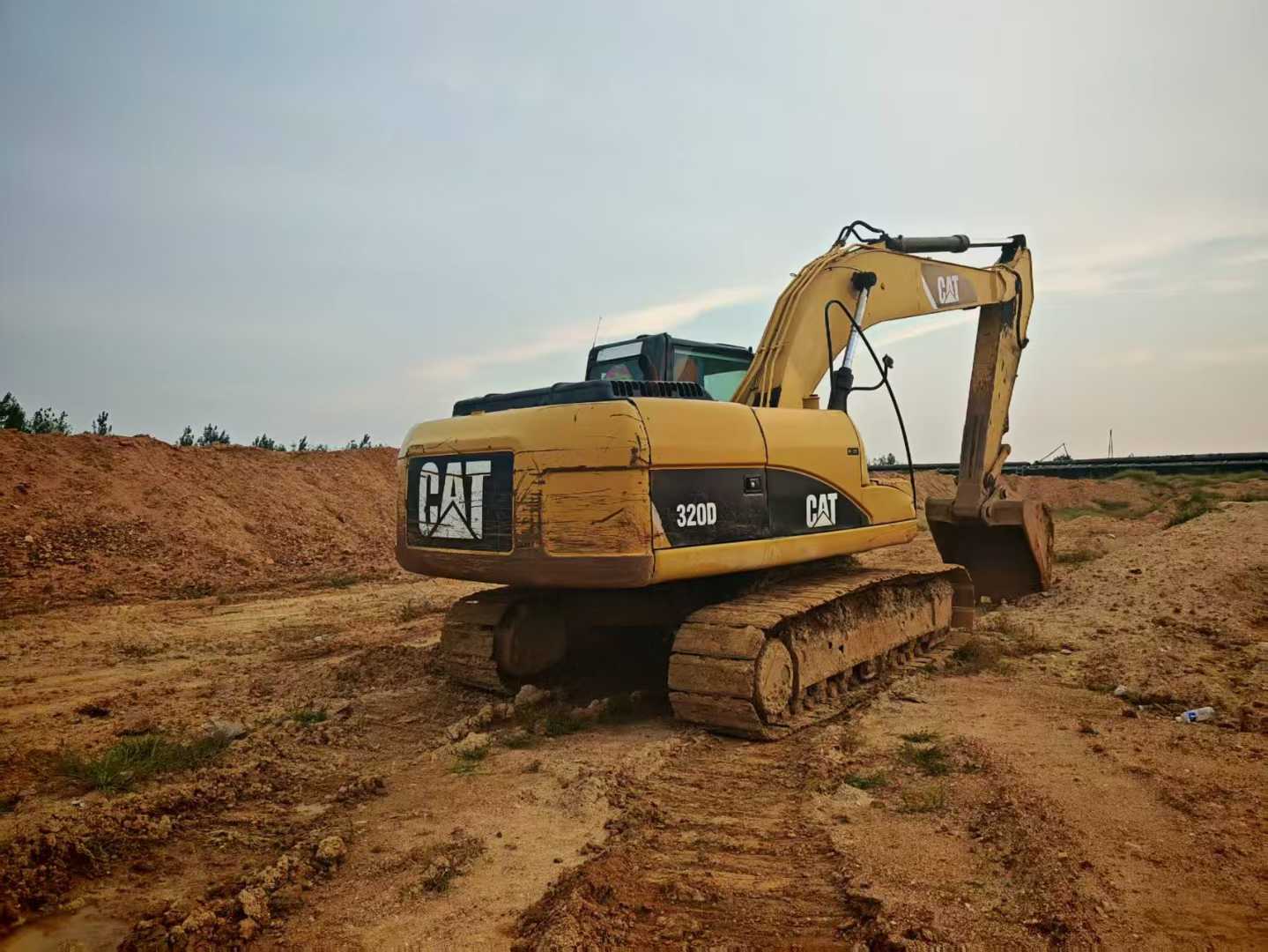 Used Caterpillar CT20 Excavator 2010 Model