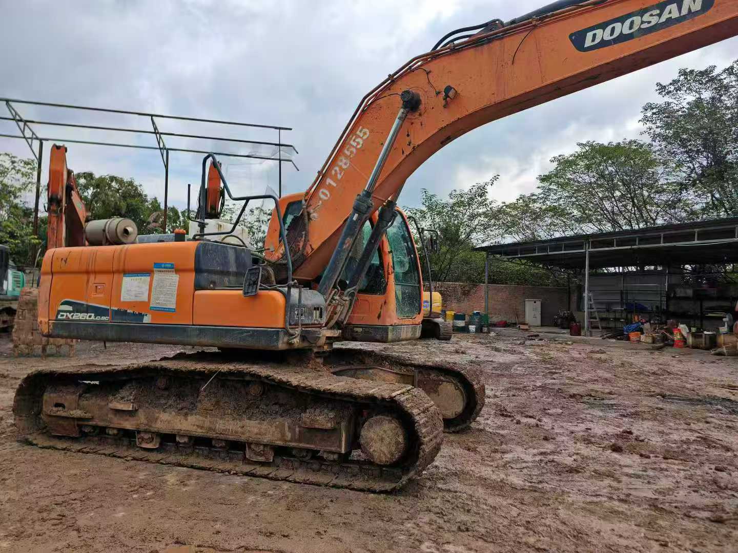 Used Doosan DH220 Excavator 2021 Model / 3