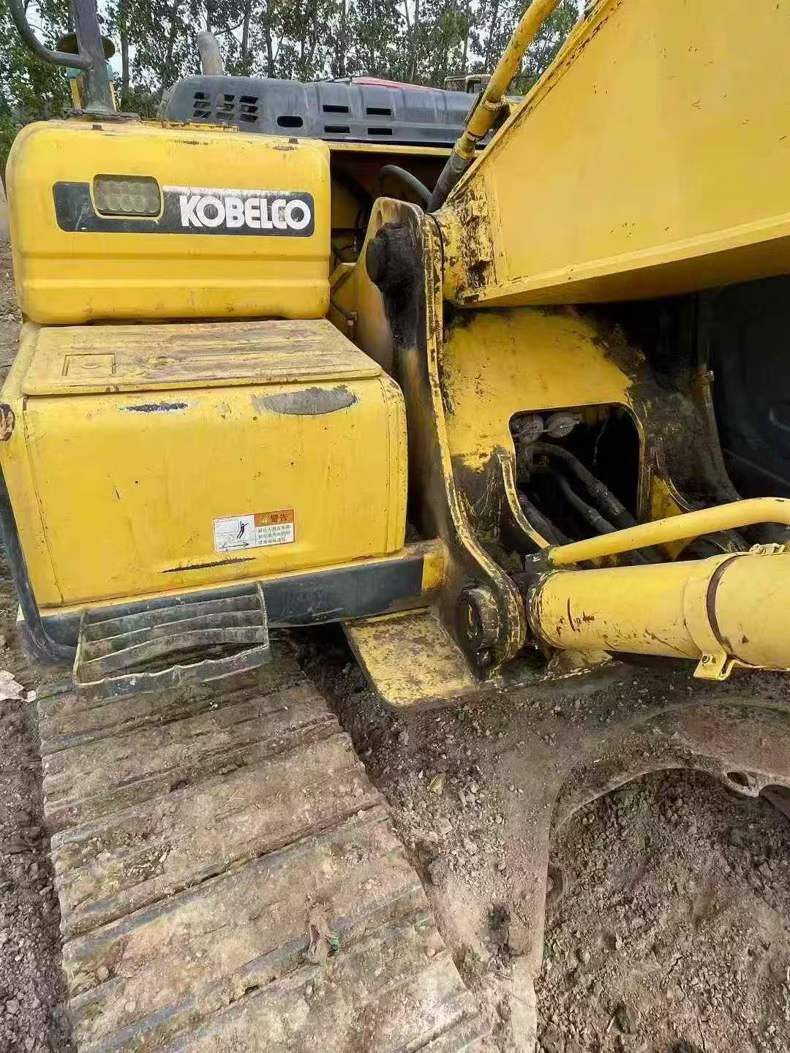 Used Kobelco SK200 Excavator 2011 Model / 7