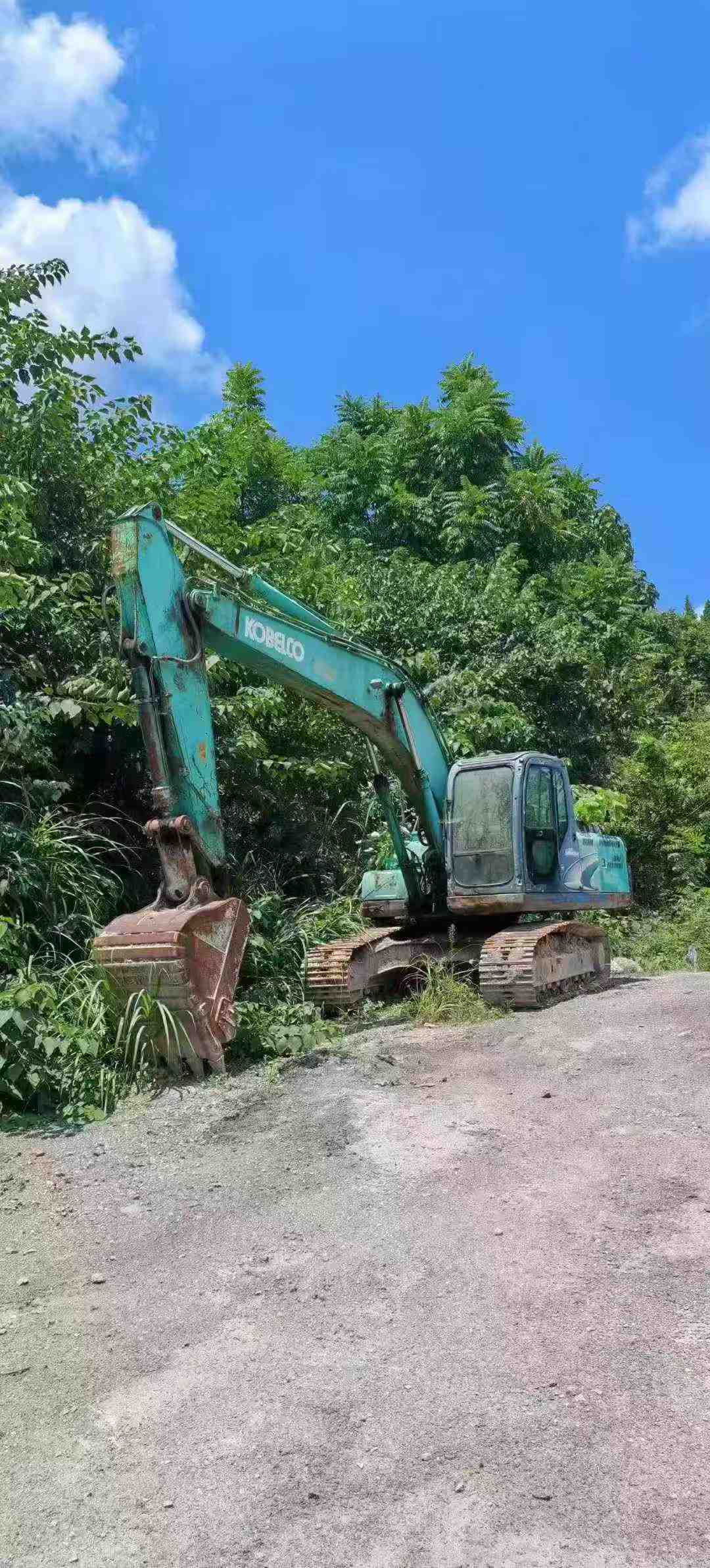 Used Kobelco SK200 Excavator 2016 Model / 2