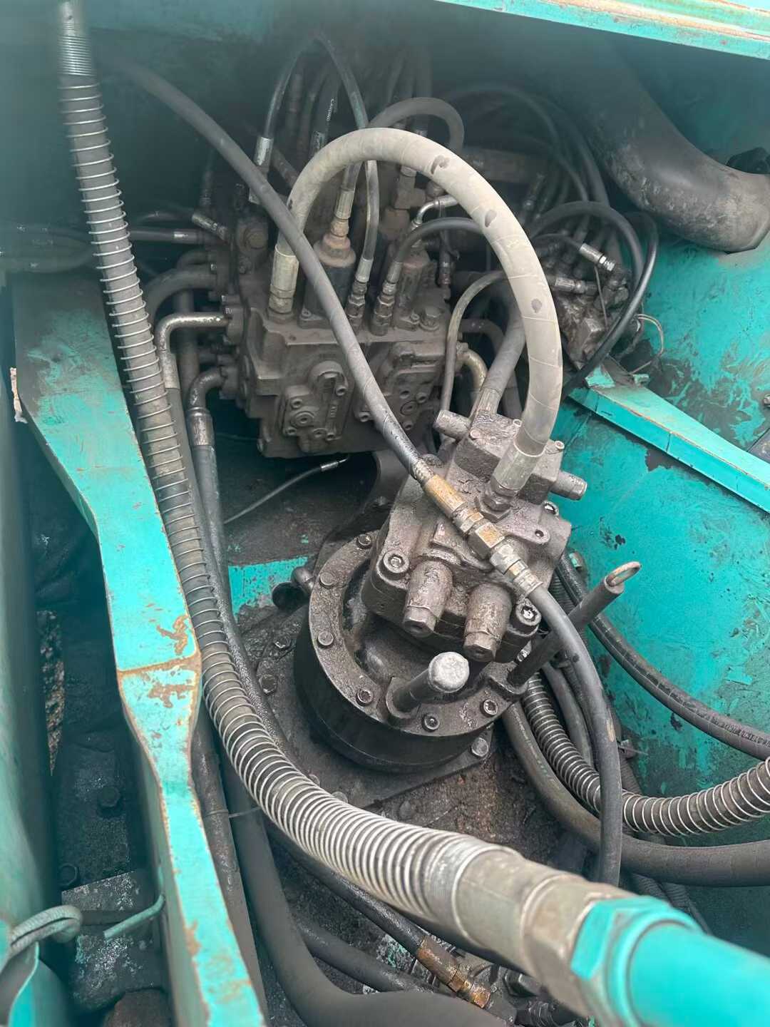 Used Kobelco SK210 Excavator 2011 Model / 6