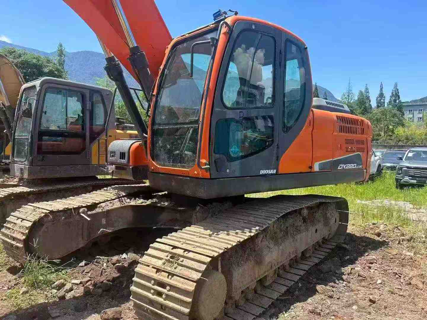 Used Doosan DH220 Excavator 2020 Model / 9