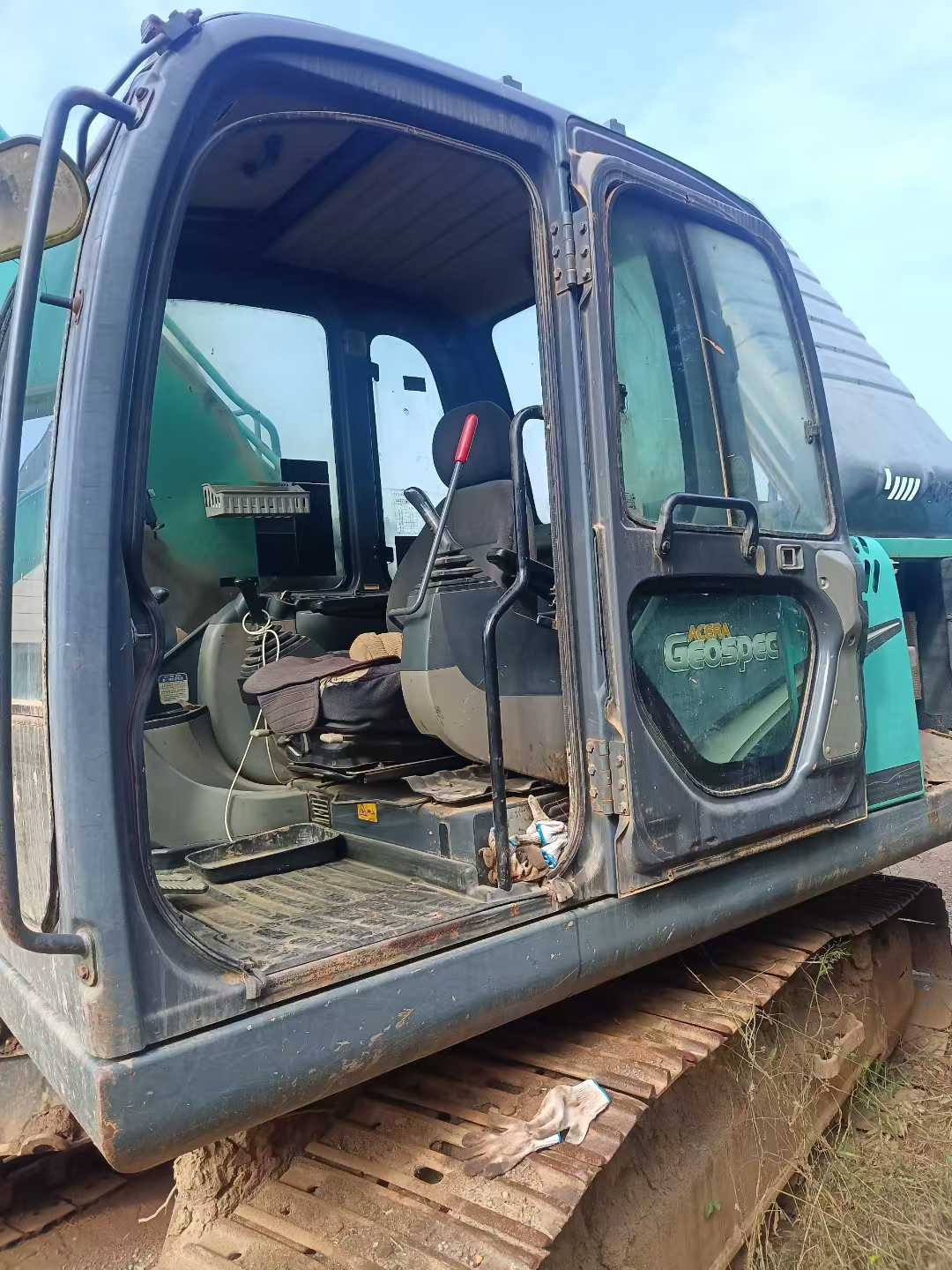 Used Kobelco SK200 Excavator 2012 Model / 6
