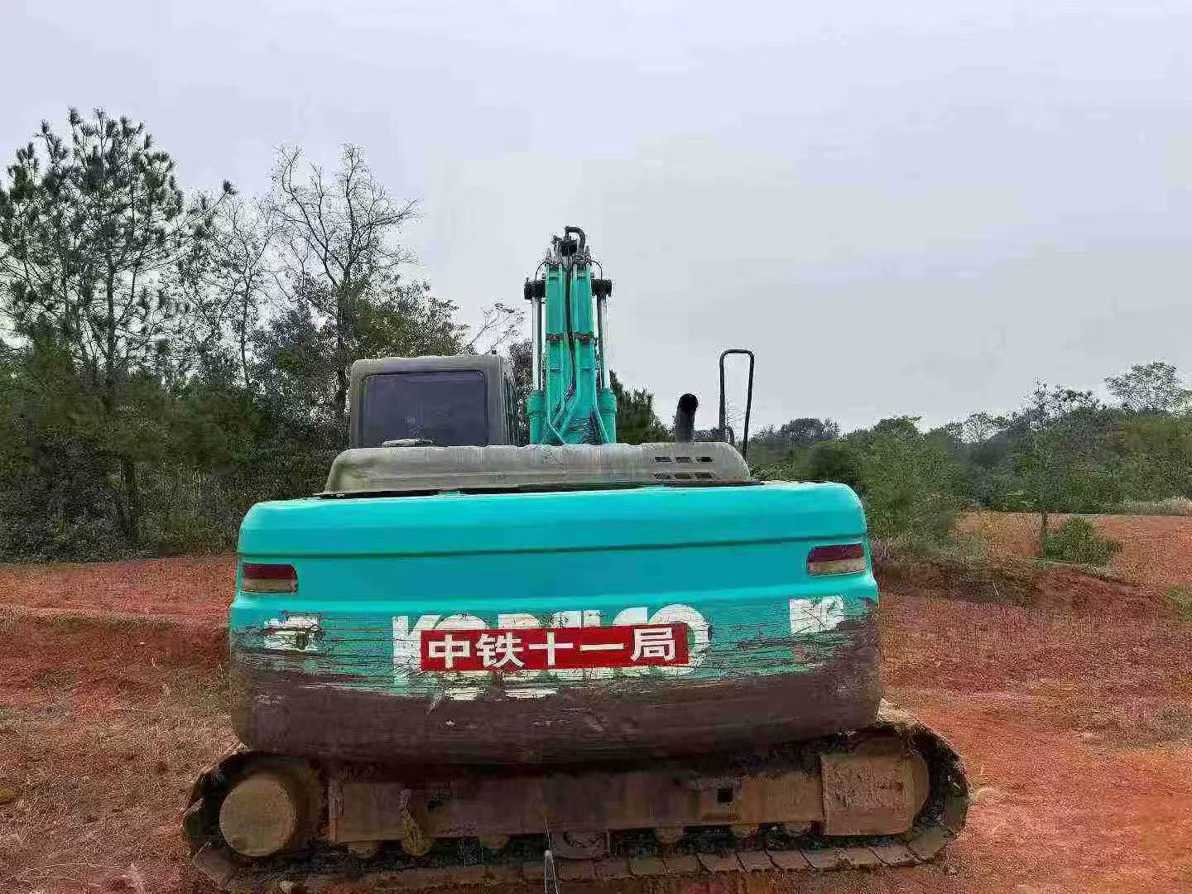 Used Kobelco SK200 Excavator 2014 Model / 3