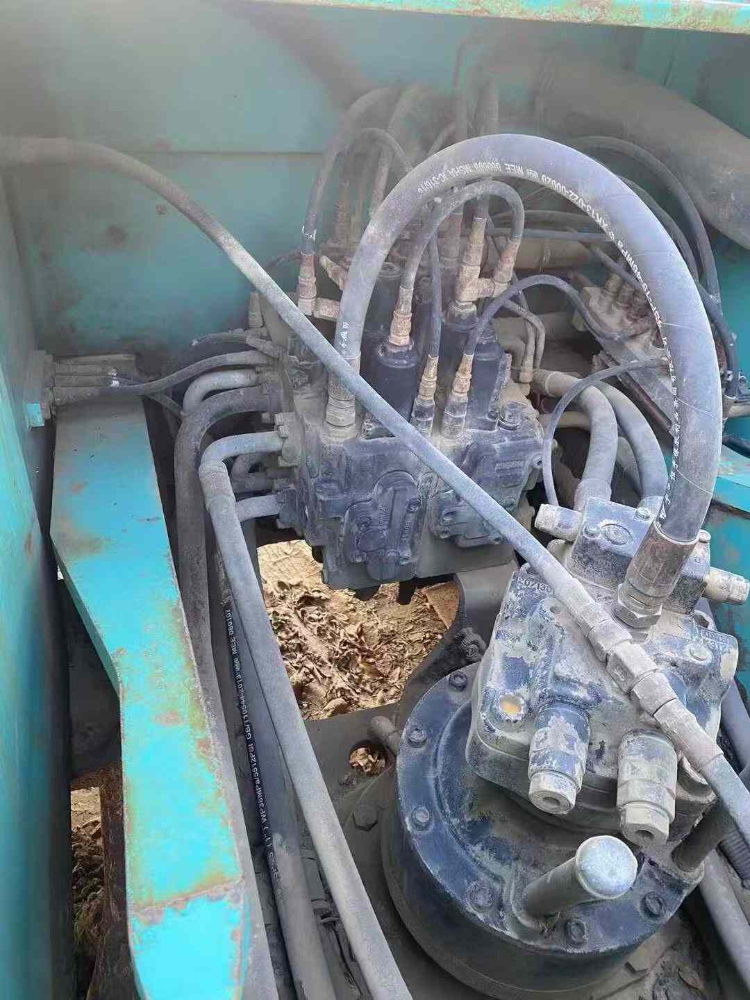 Used Kobelco SK210 Excavator 2011 Model / 6