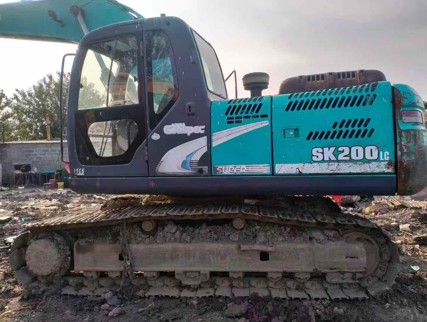 Used Kobelco SK200 Excavator 2010 Model / 2