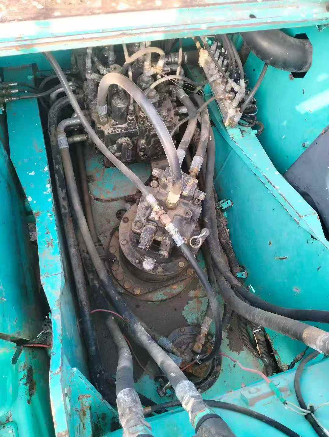 Used Kobelco SK200 Excavator 2010 Model / 5