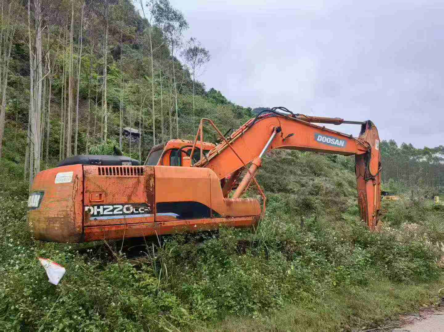 Used Doosan DH220 Excavator 2016 Model / 4