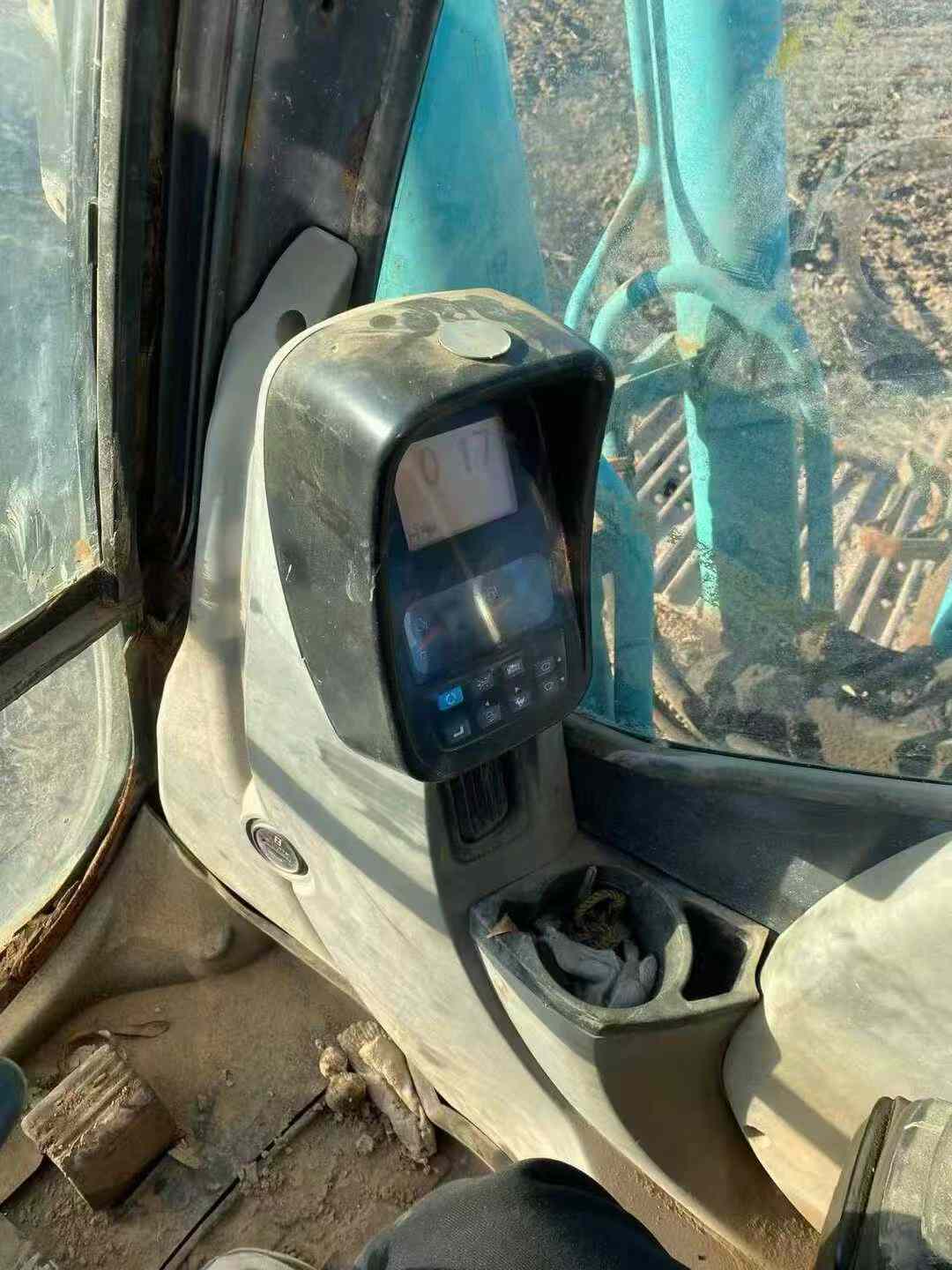 Used Kobelco SK210 Excavator 2011 Model / 9