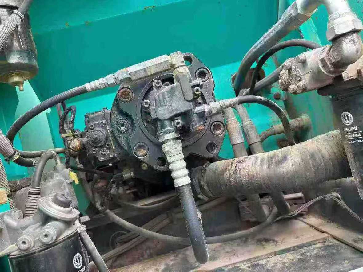 Used Kobelco SK200 Excavator 2014 Model / 7